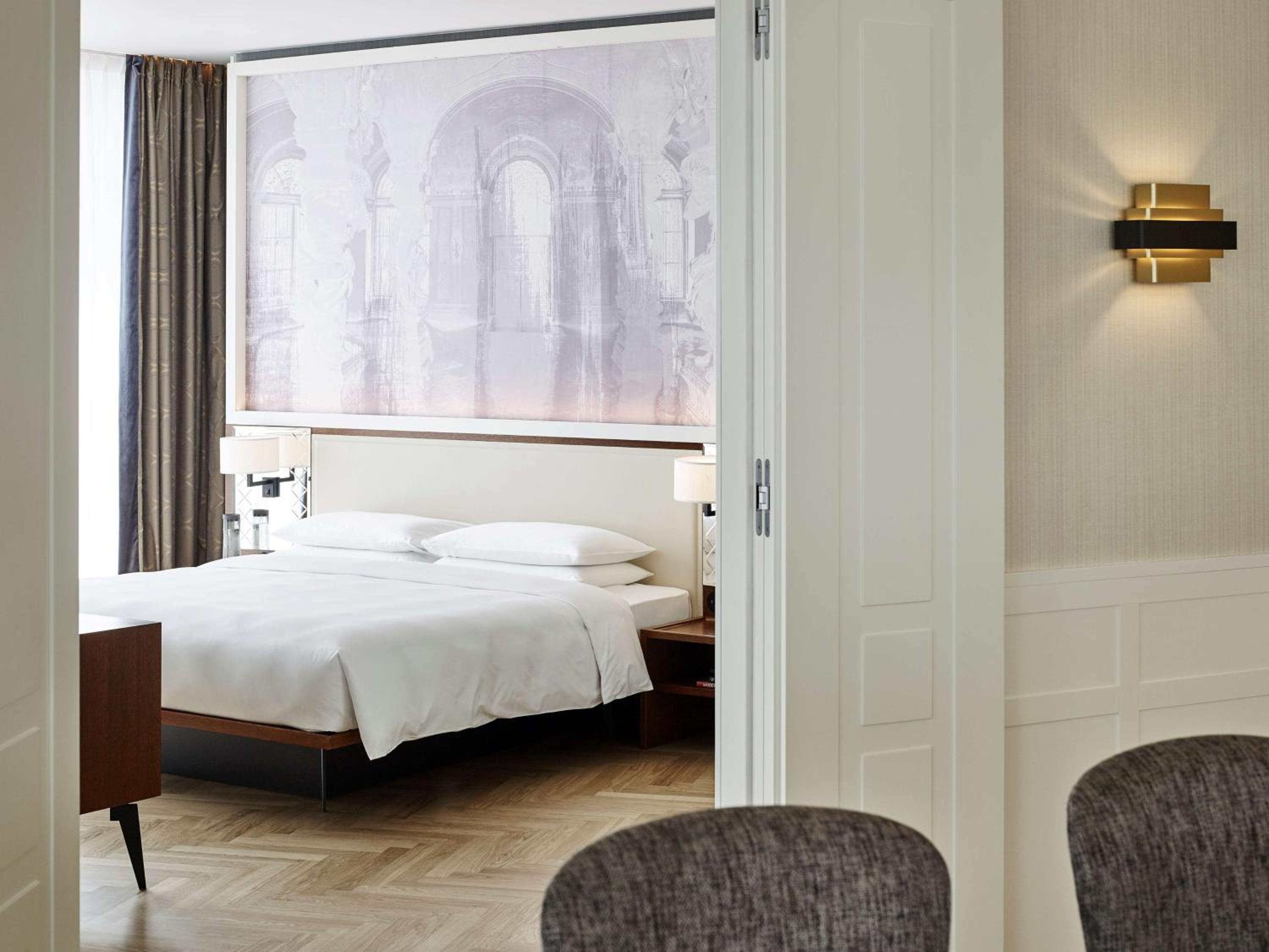 Penthouse King Suite with Skyline View and Loggia - Photo 1
