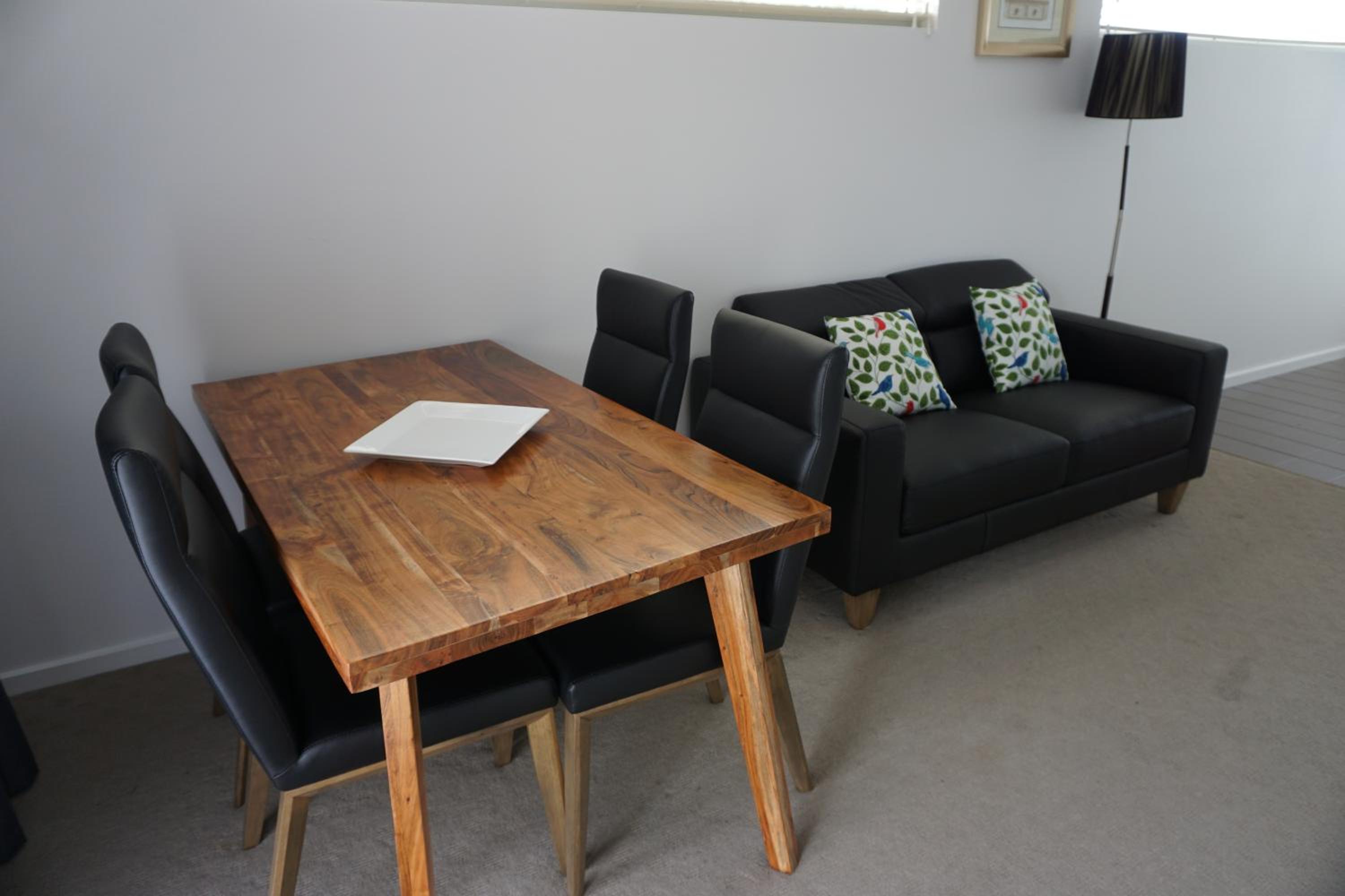 Loft Apartment - Photo 3