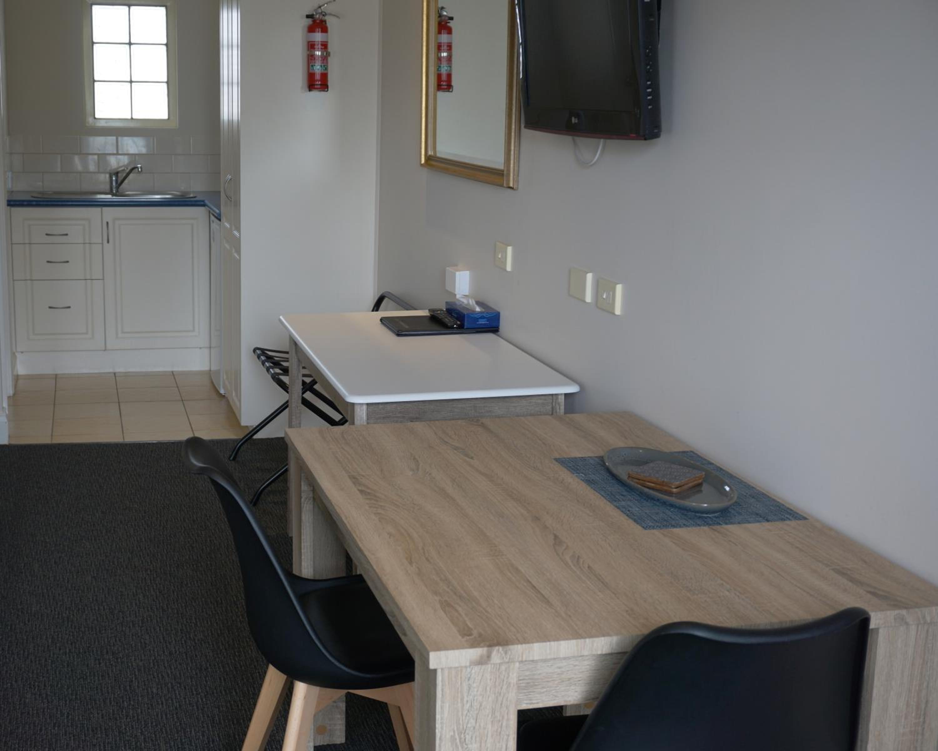Queen Room - Photo 7