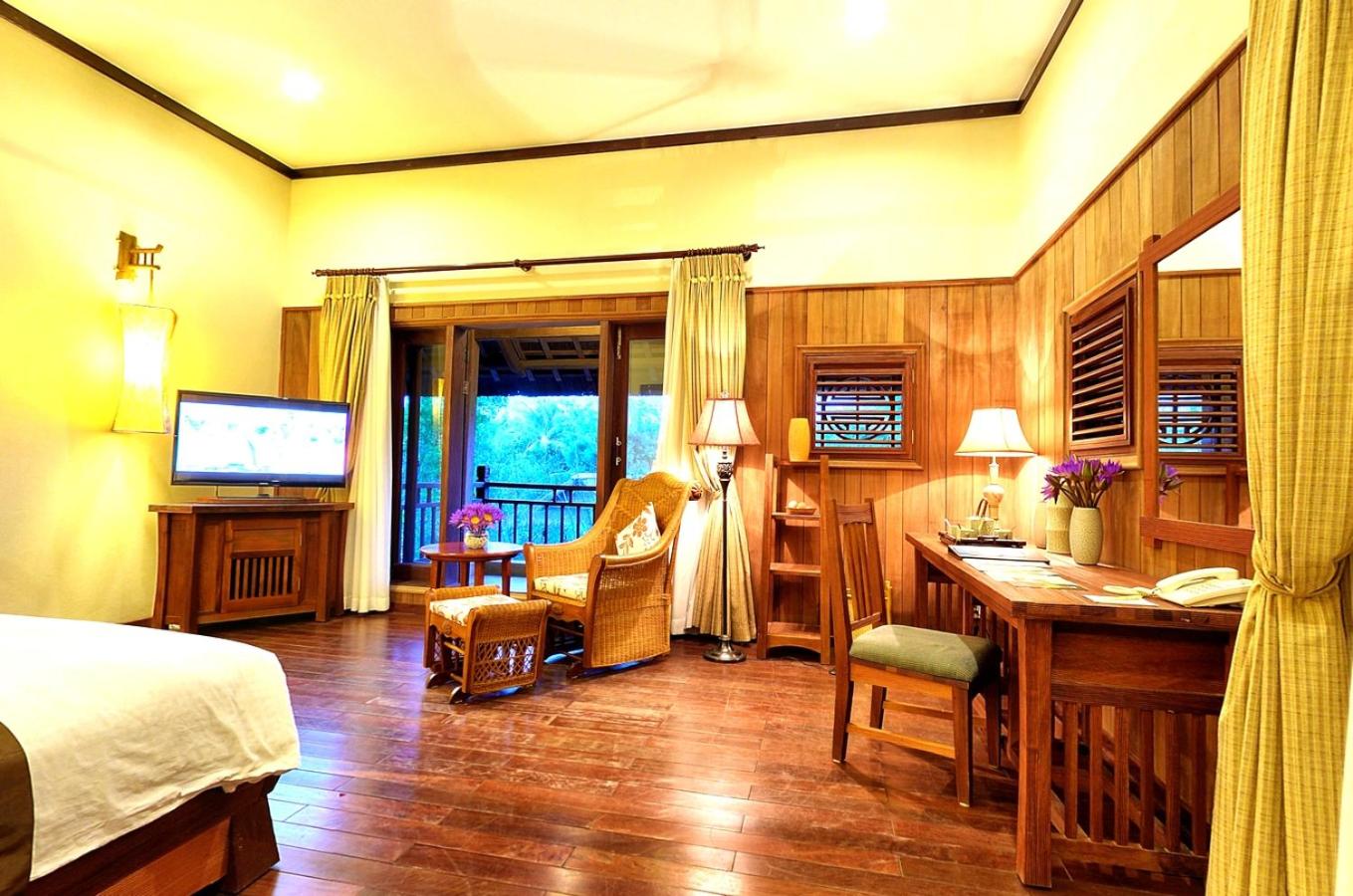 One-Bedroom Bungalow - Photo 8