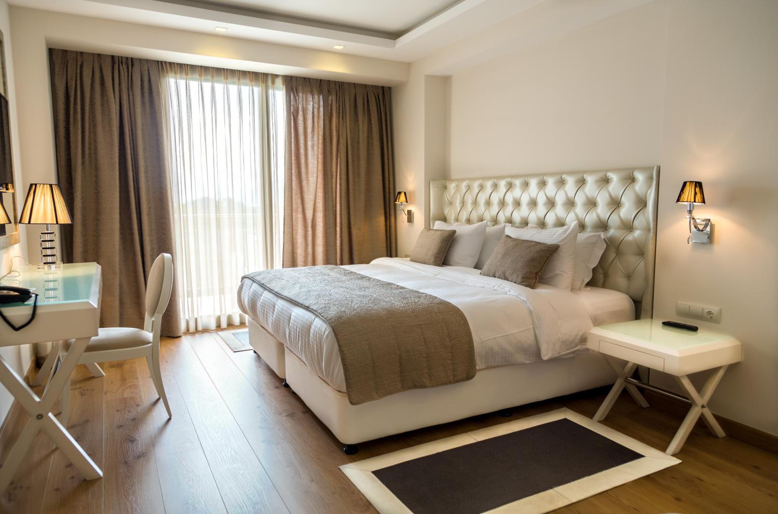 Double or Twin Room - Photo 8