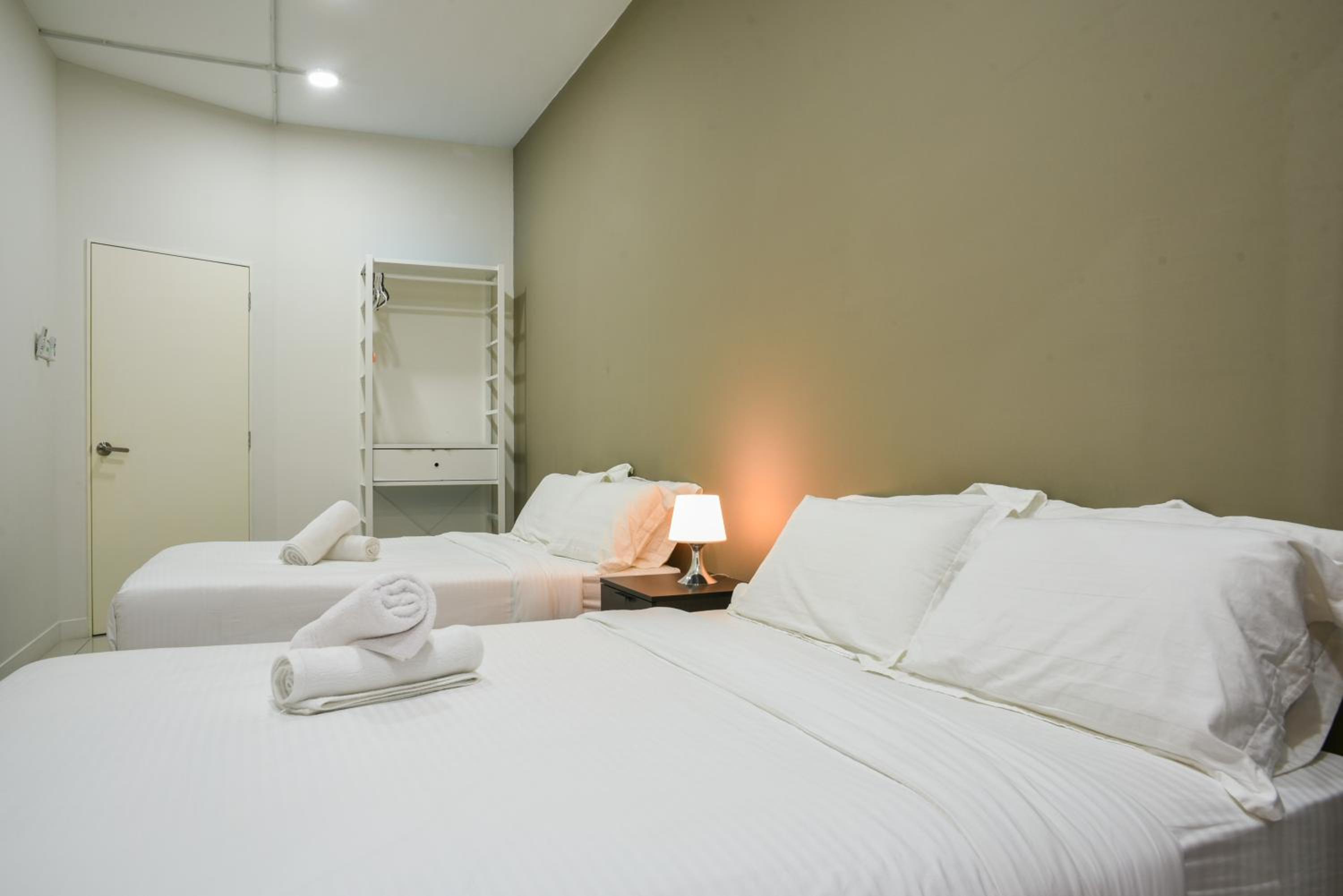 One-Bedroom Apartment - Photo 3