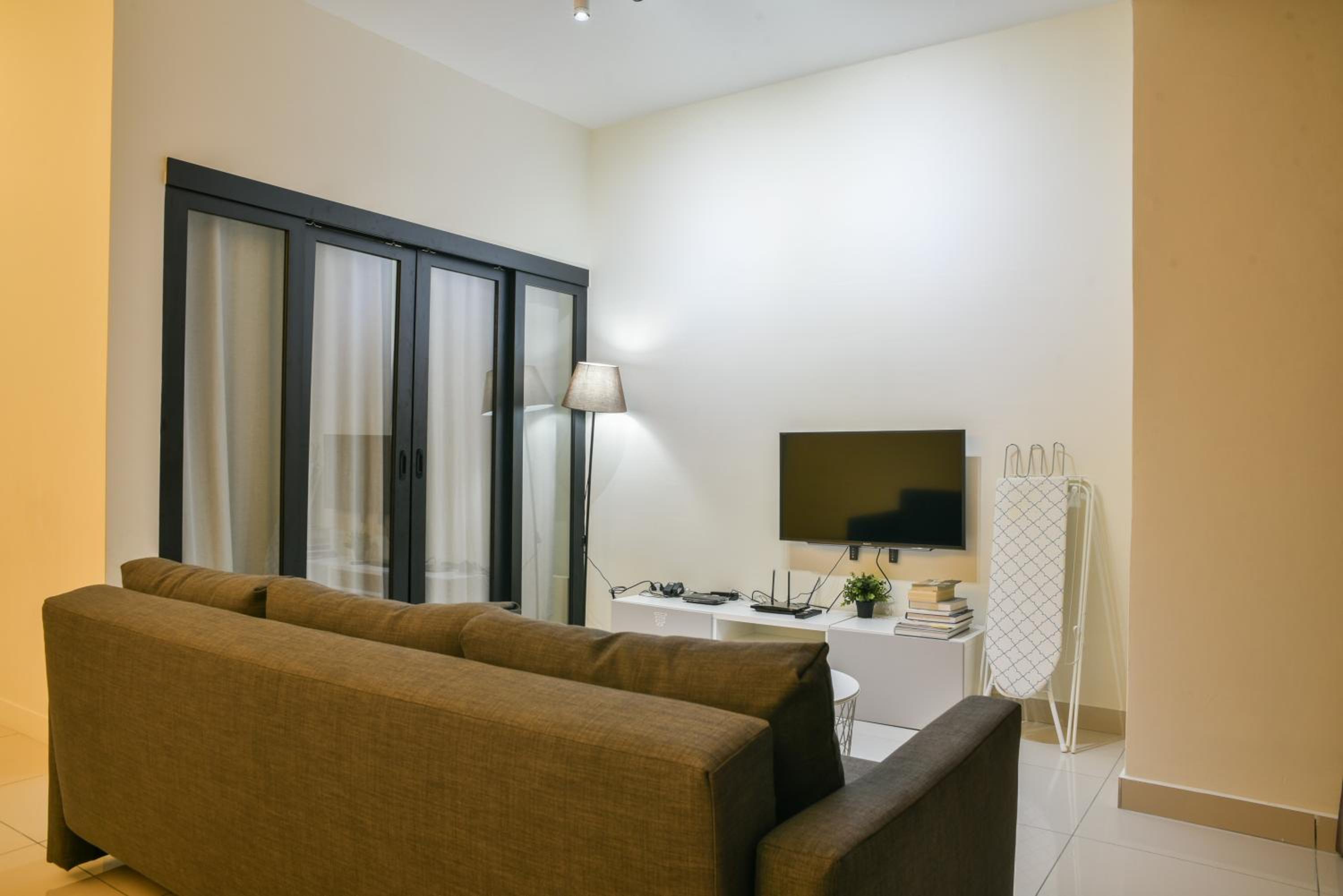 One-Bedroom Apartment - Photo 6