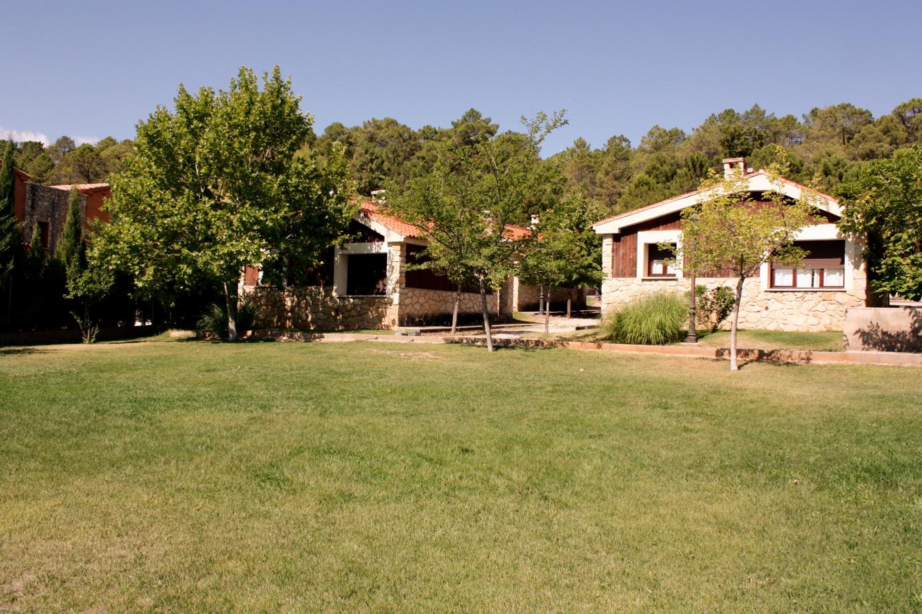Two-Bedroom Cottage - Photo 4