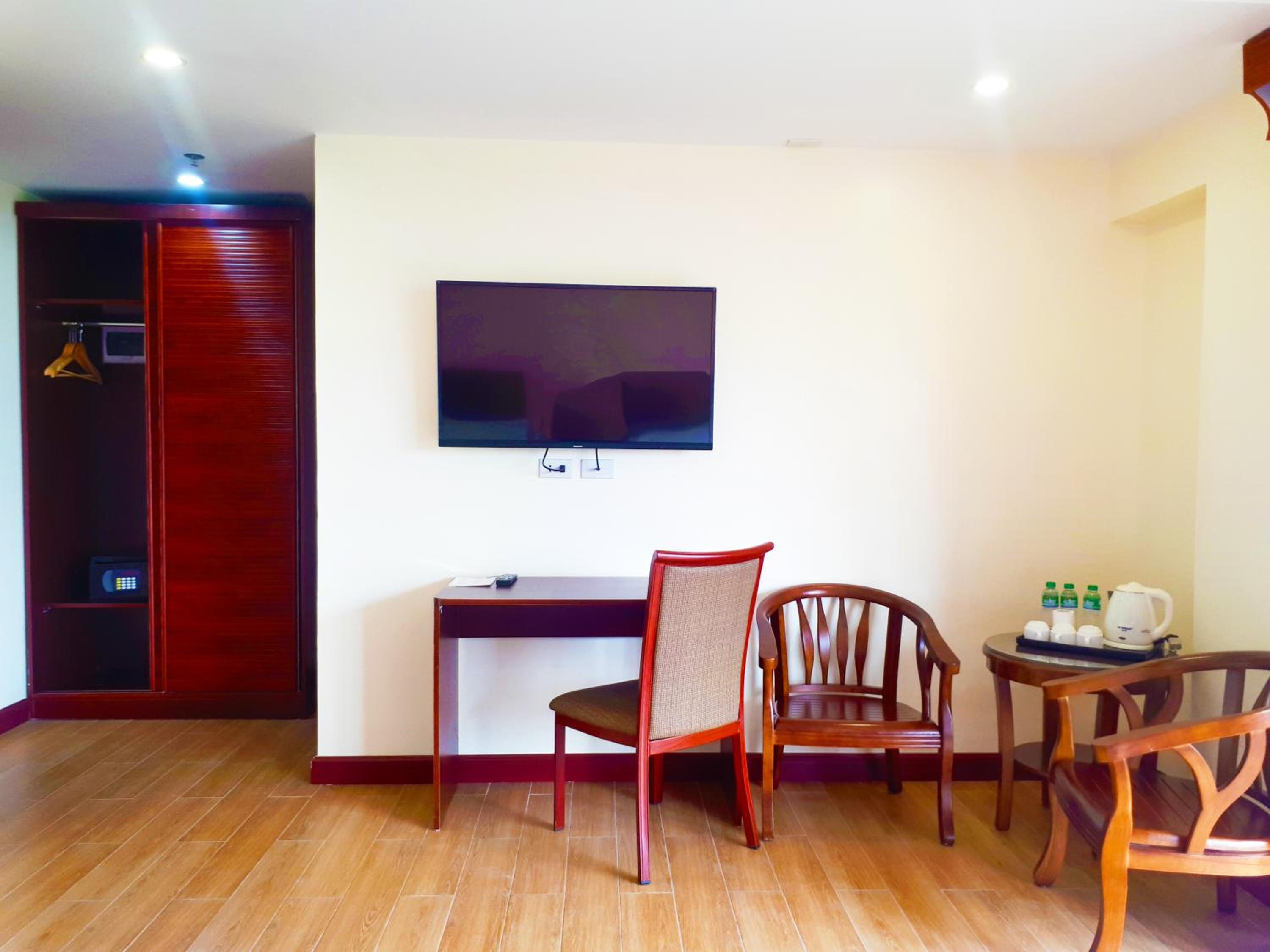 Triple Room with View - Photo 2