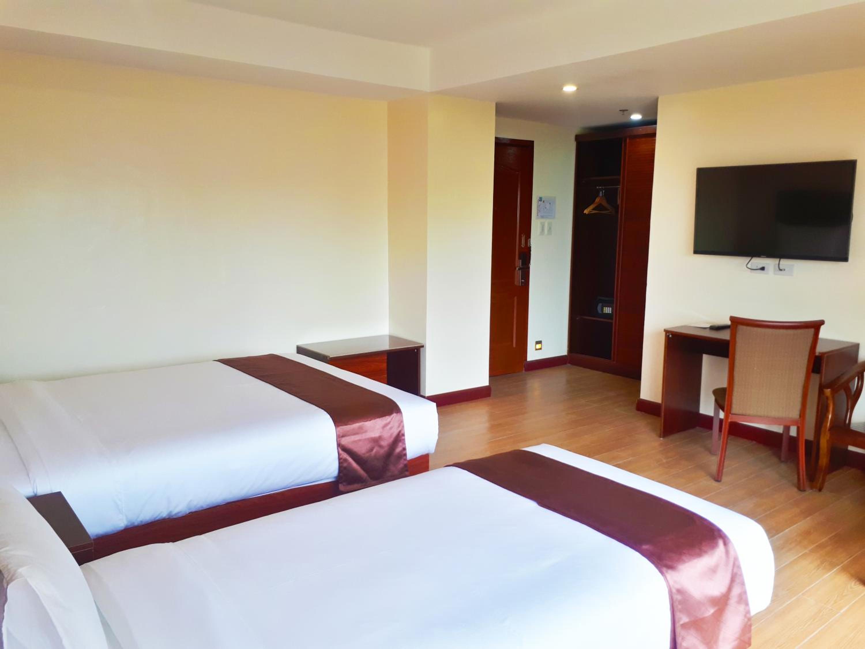 Triple Room with View - Photo 3