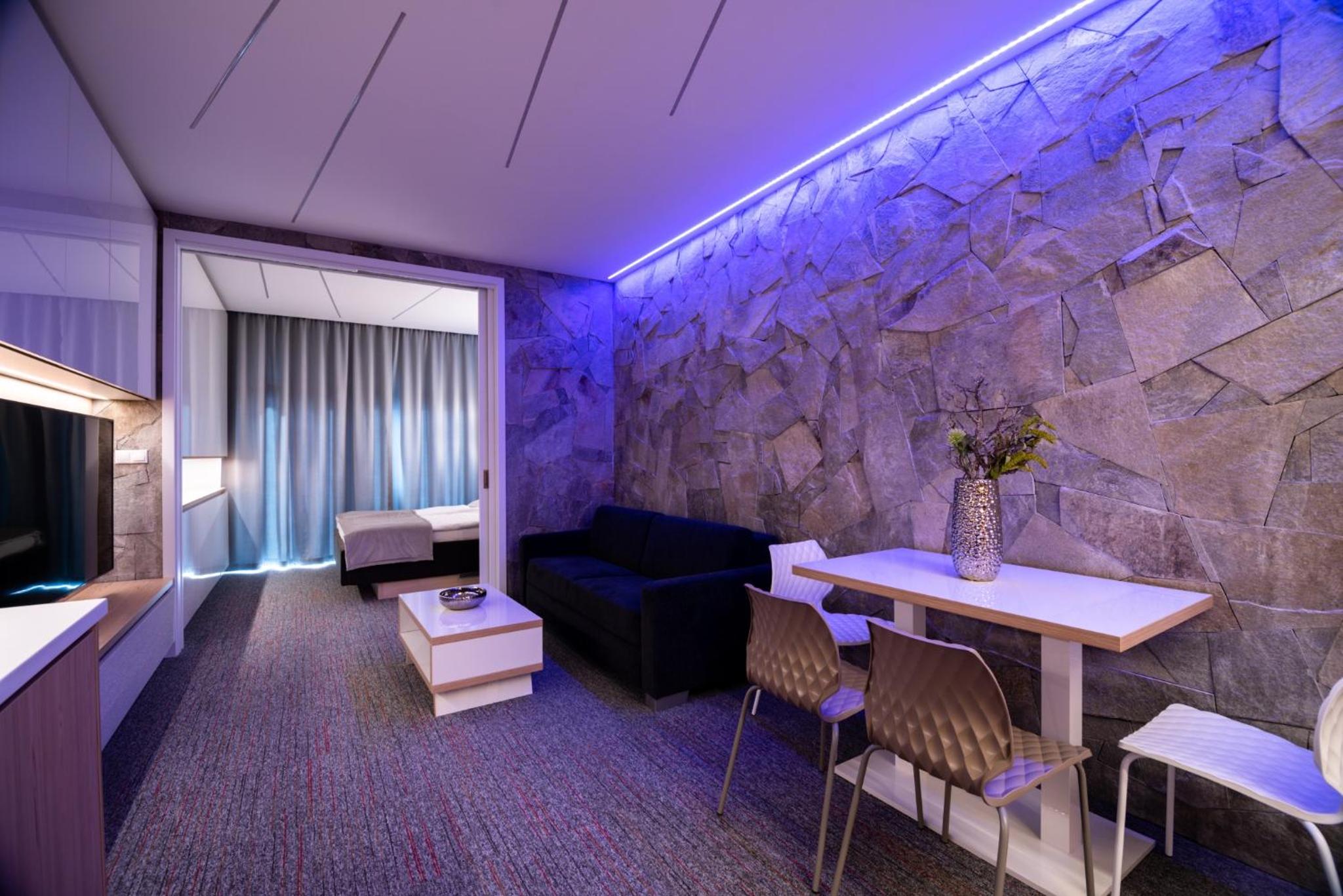 Deluxe Apartment