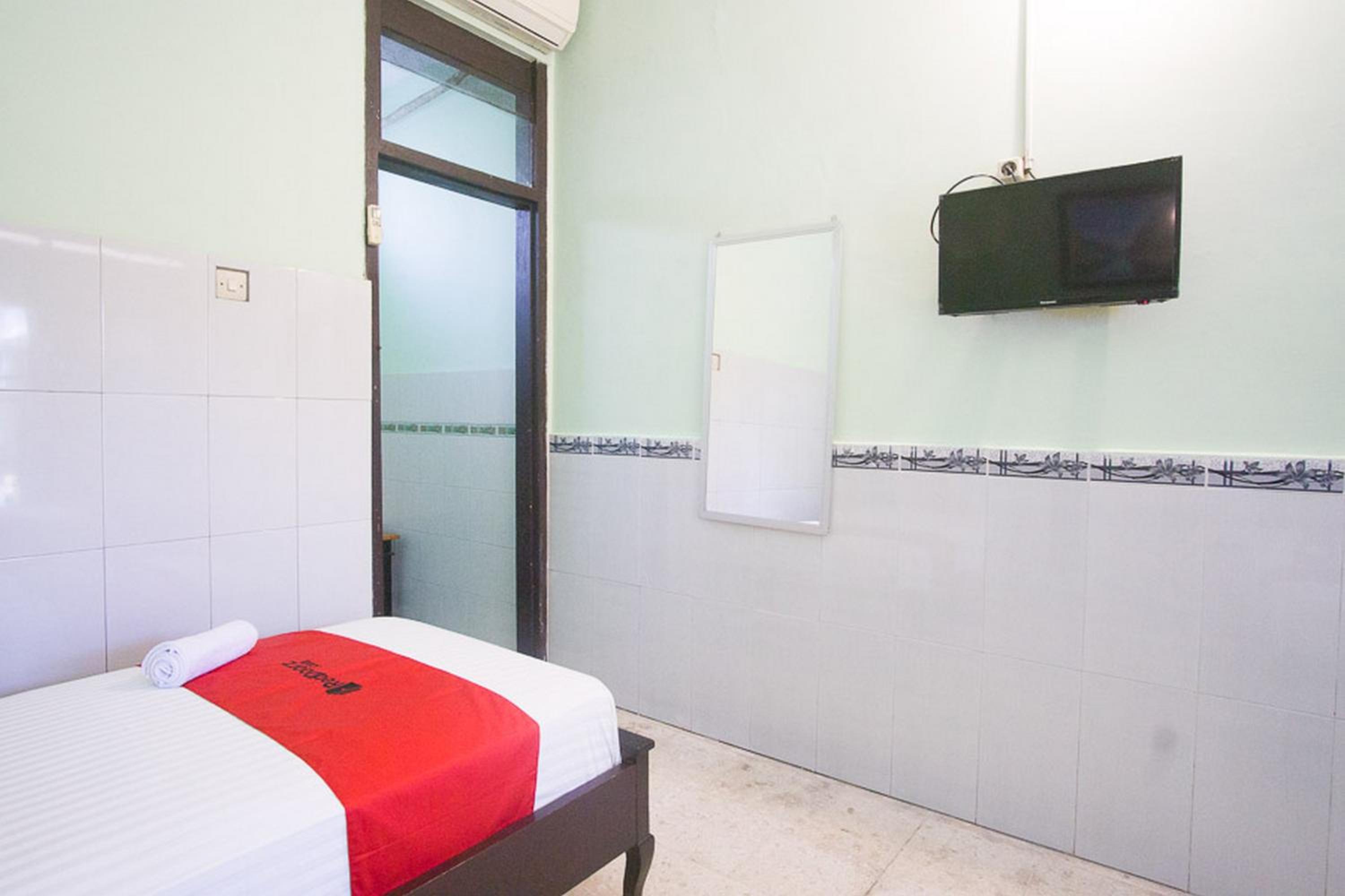 Twin Room - Photo 12