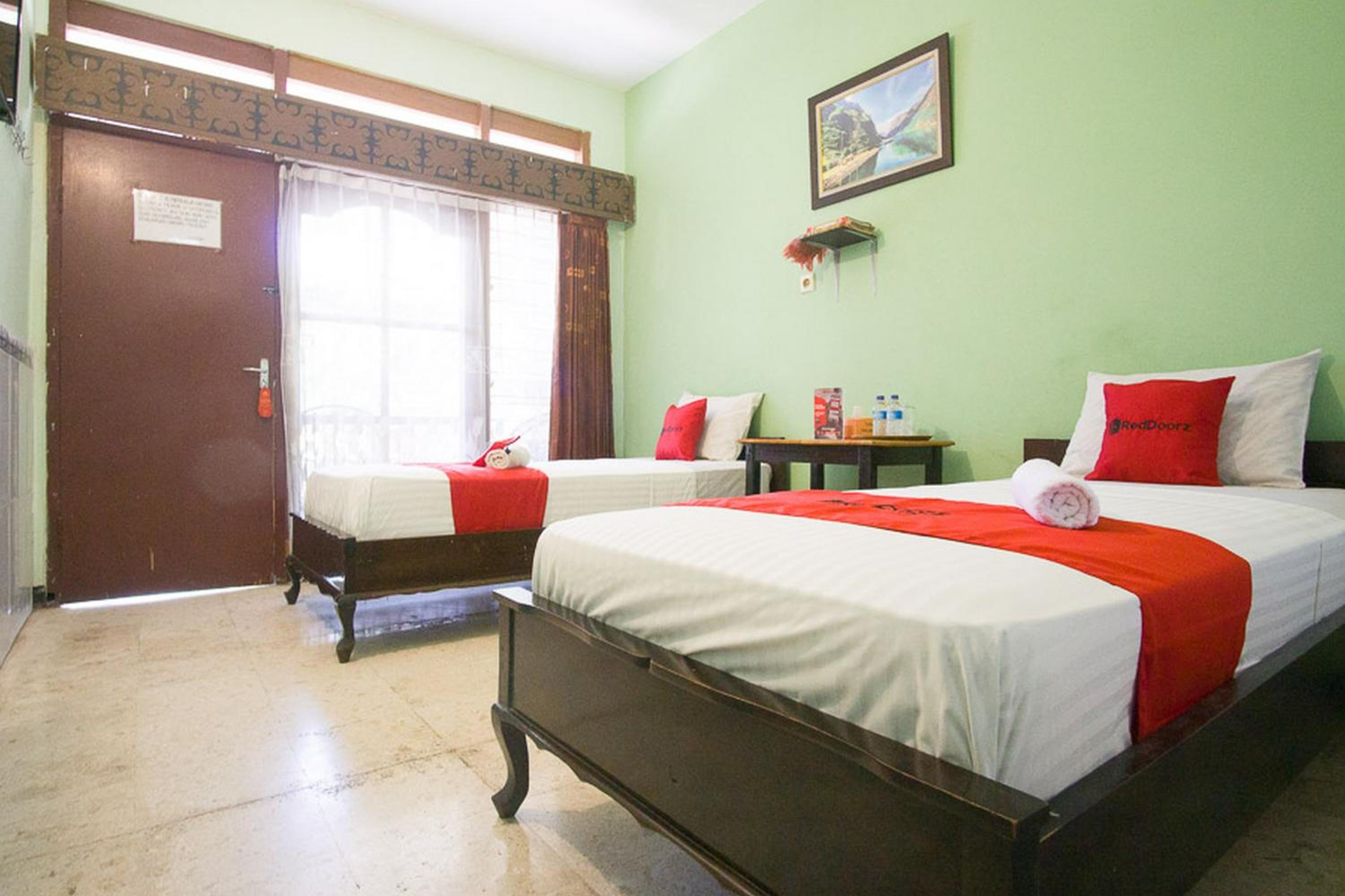 Twin Room - Photo 2