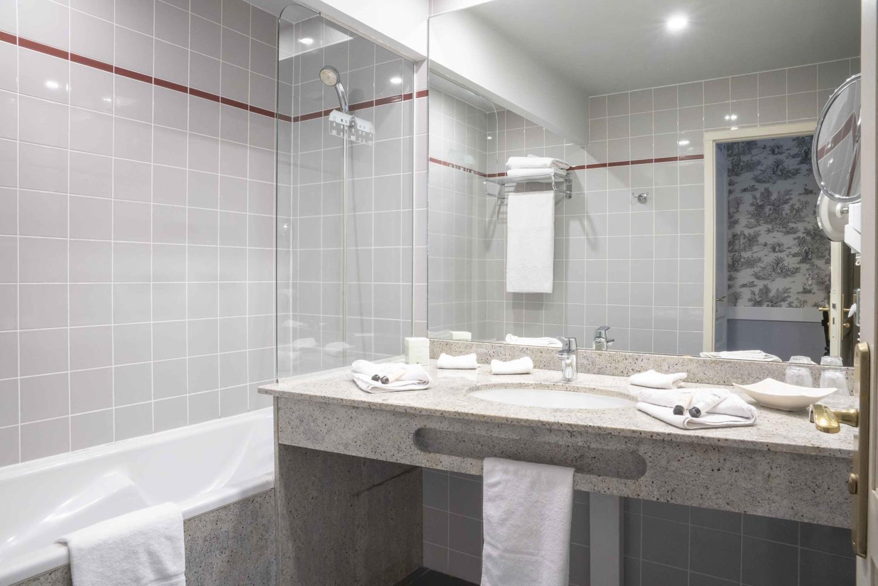 Comfort Double Room with Spa Access - Photo 3