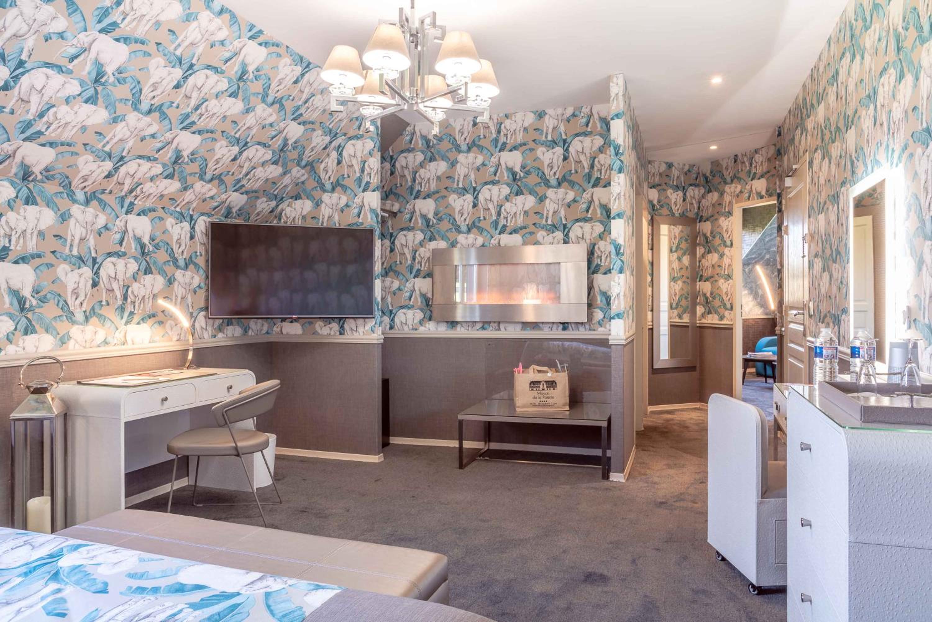 Suite with Spa Access - Photo 8