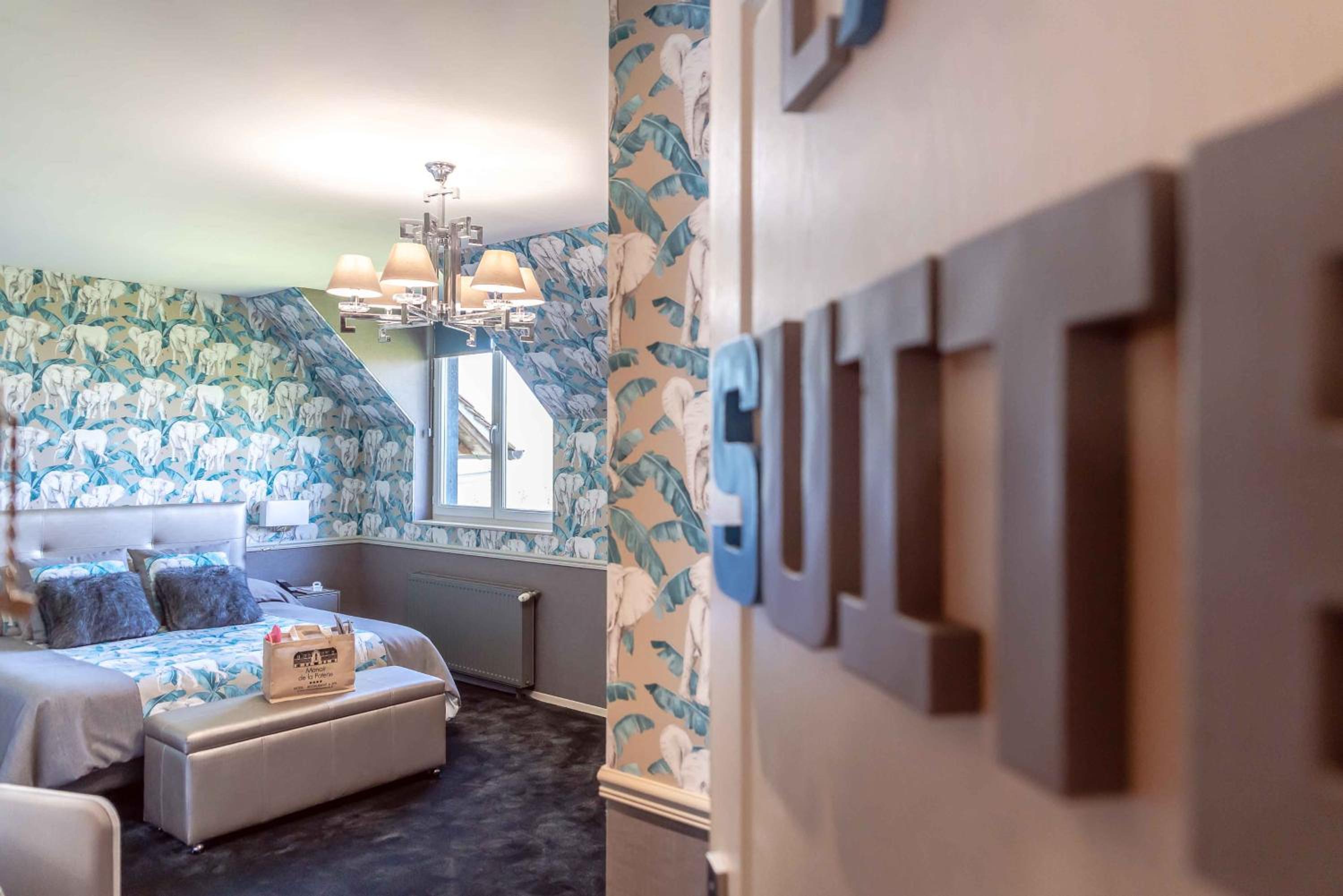 Suite with Spa Access - Photo 1