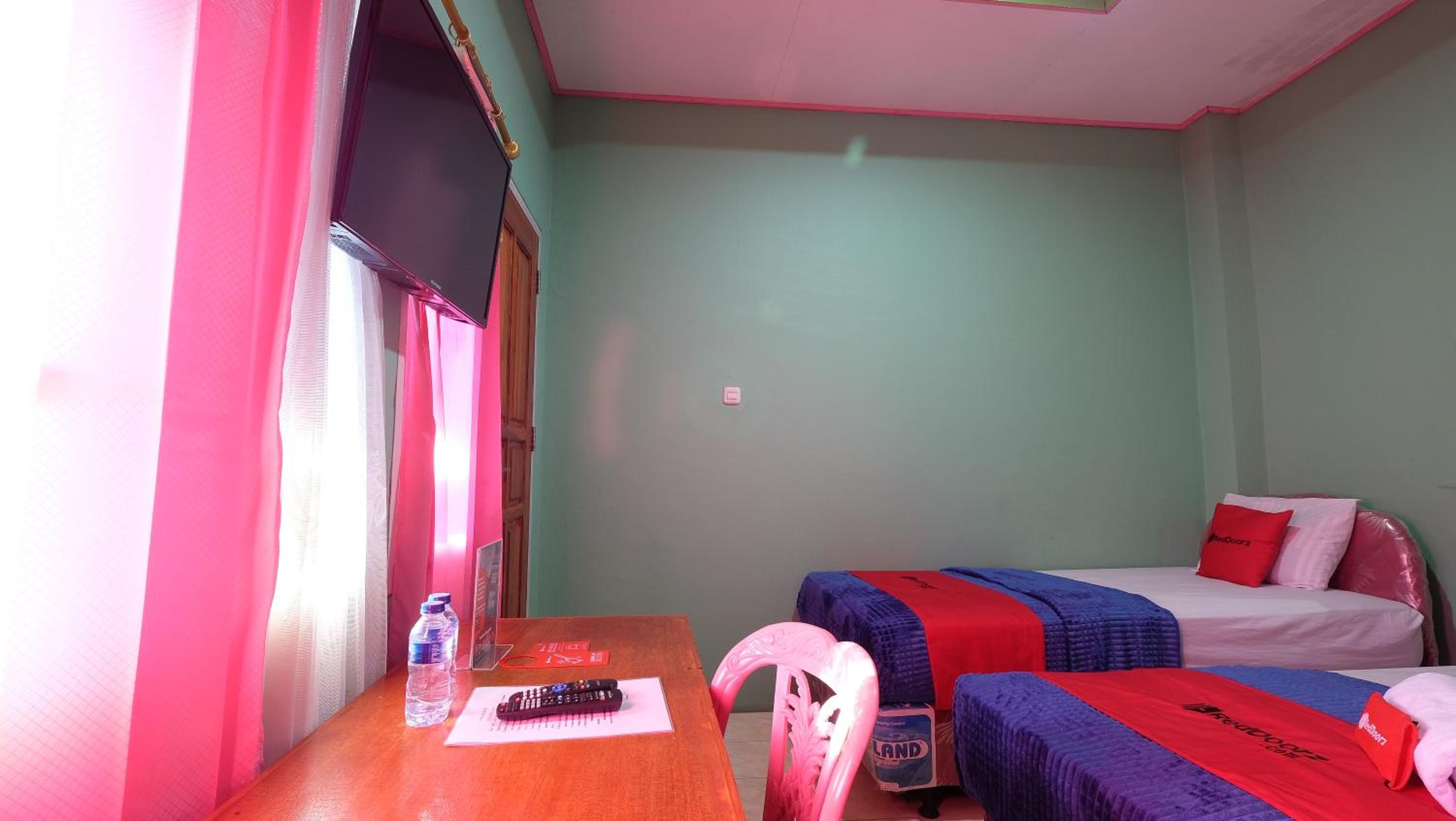 Twin Room - Photo 7