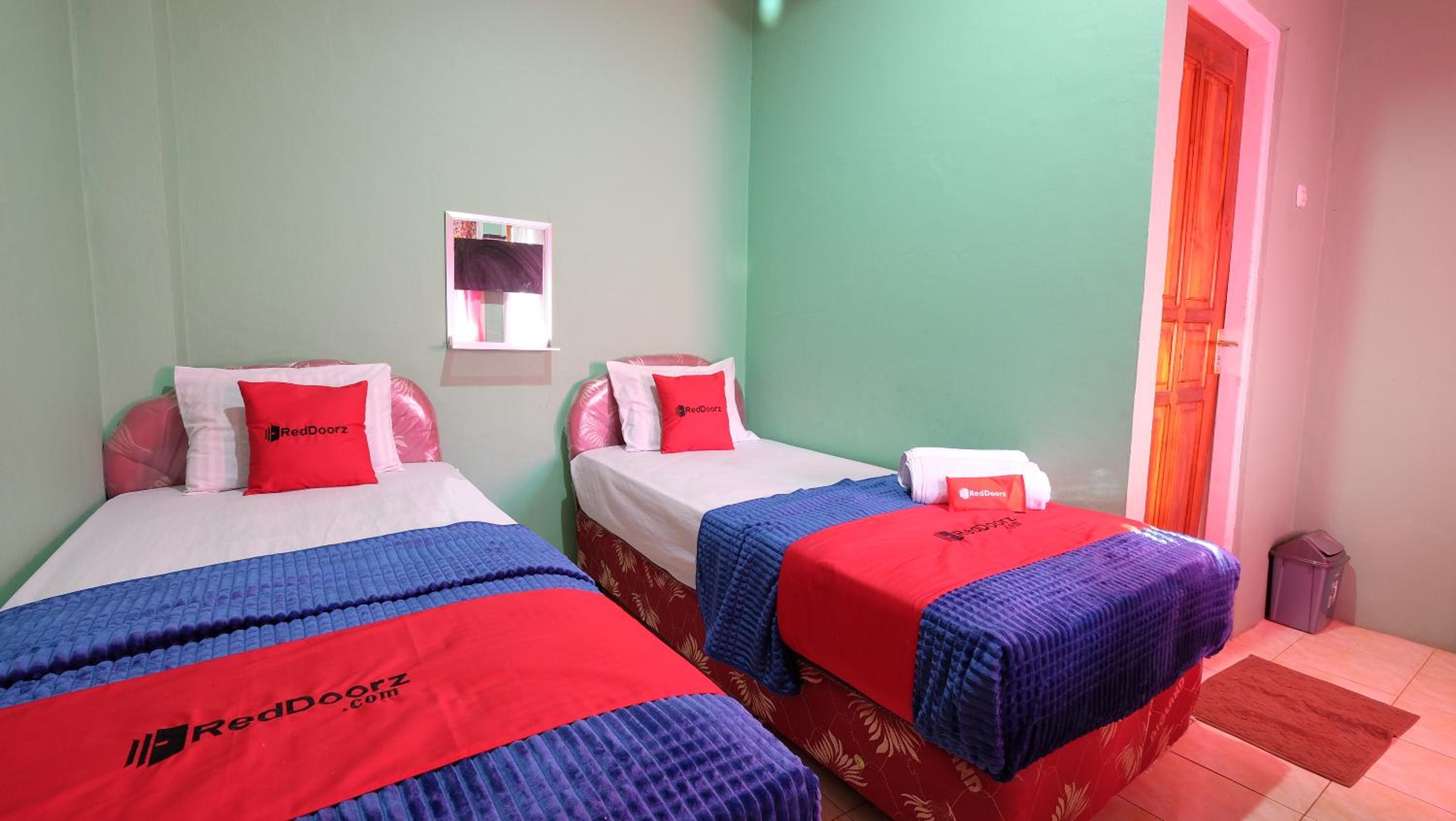 Twin Room - Photo 1