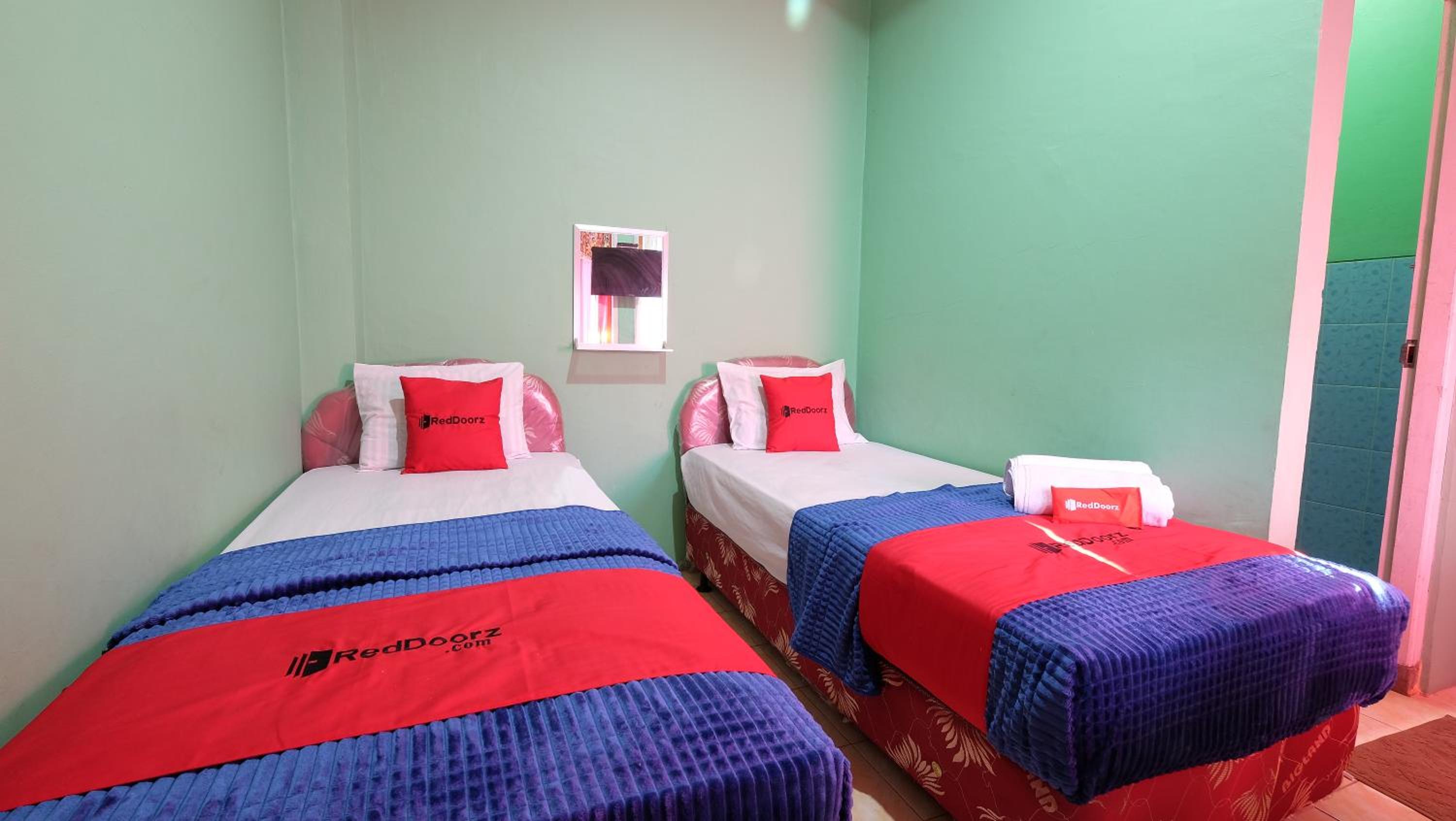 Twin Room - Photo 8