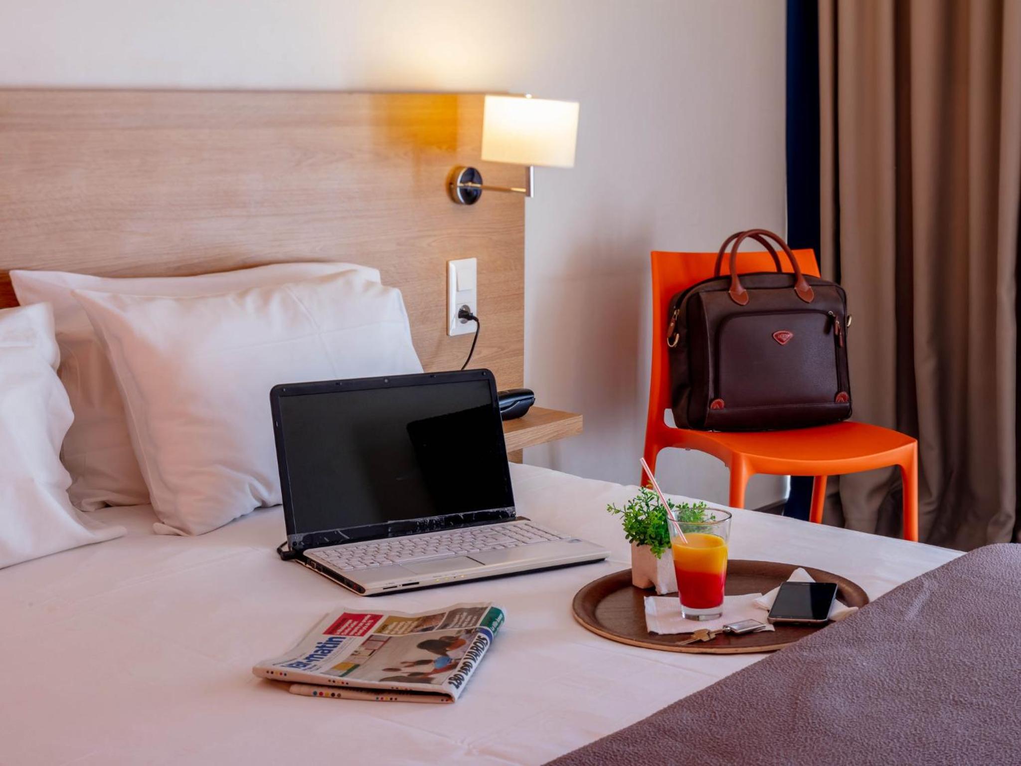 Superior Double Room - Pool Side - Photo 7
