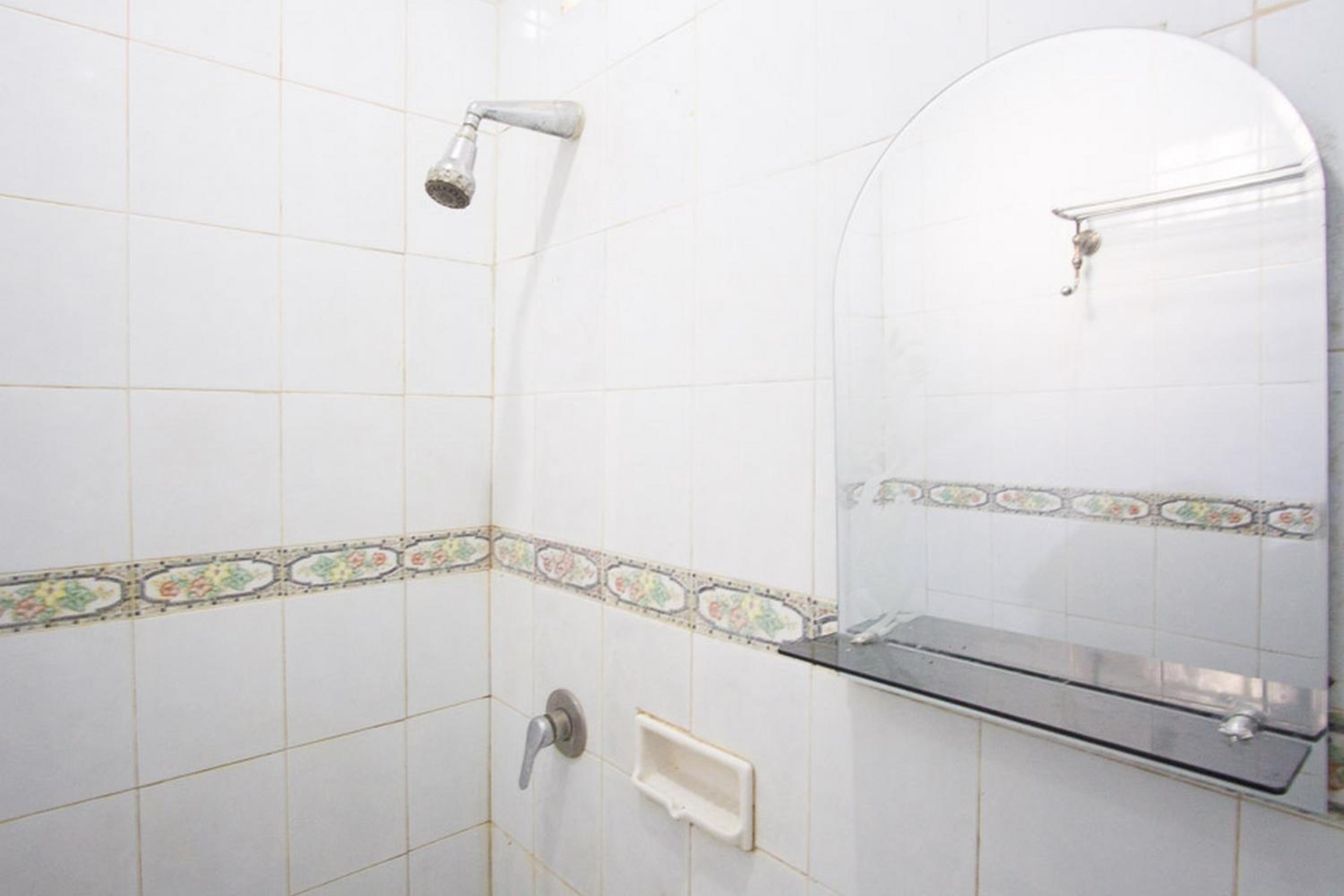 Twin Room - Photo 2