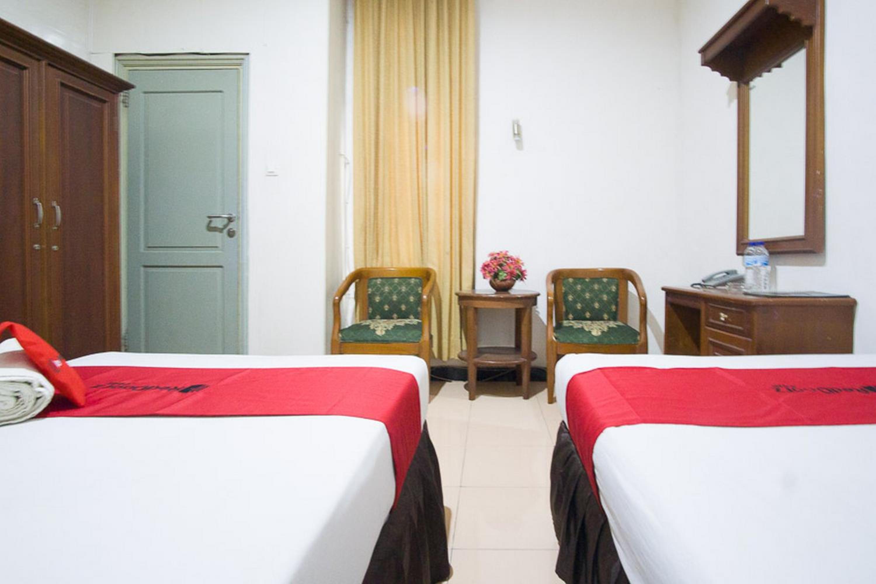 Twin Room - Photo 1