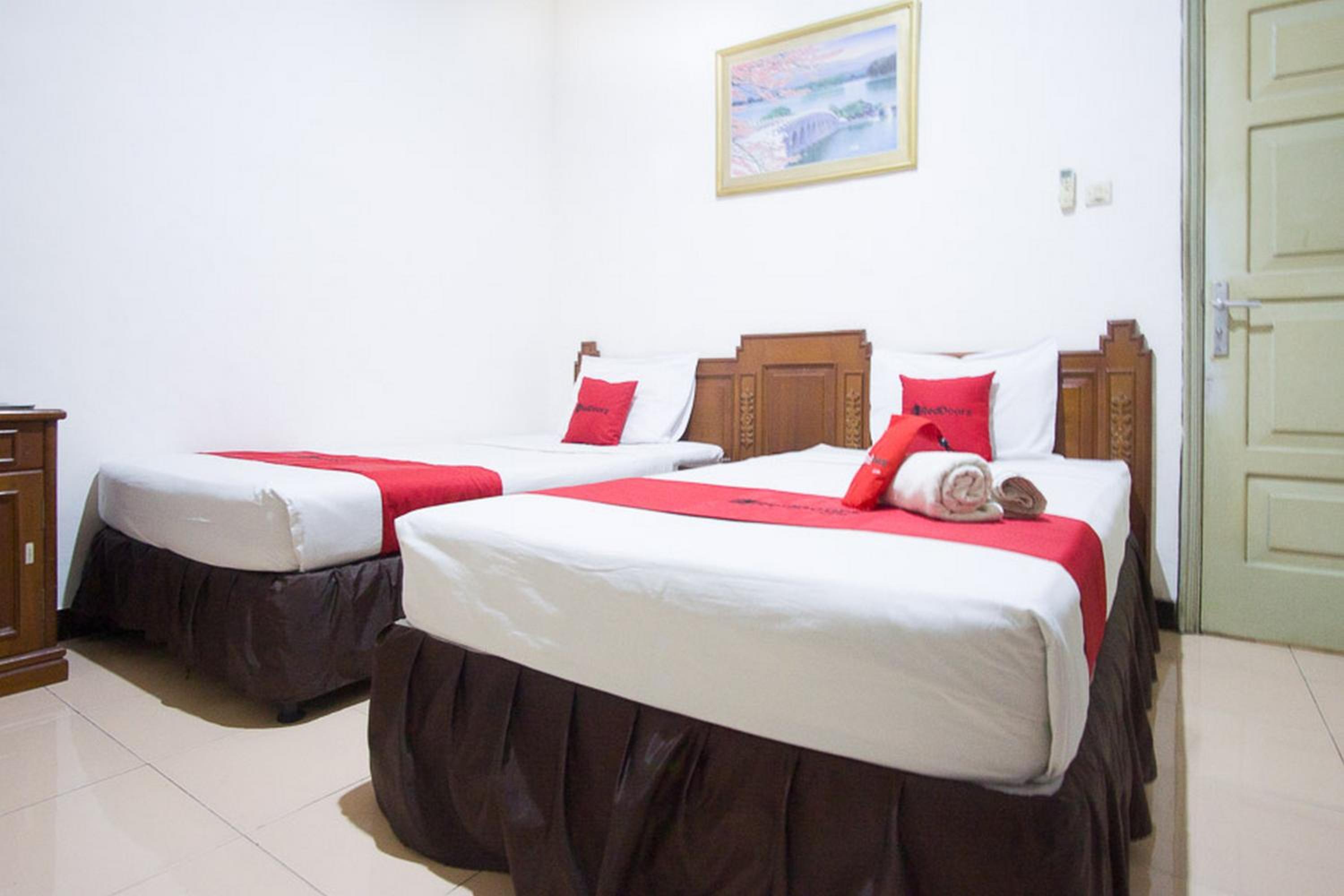 Twin Room - Photo 4