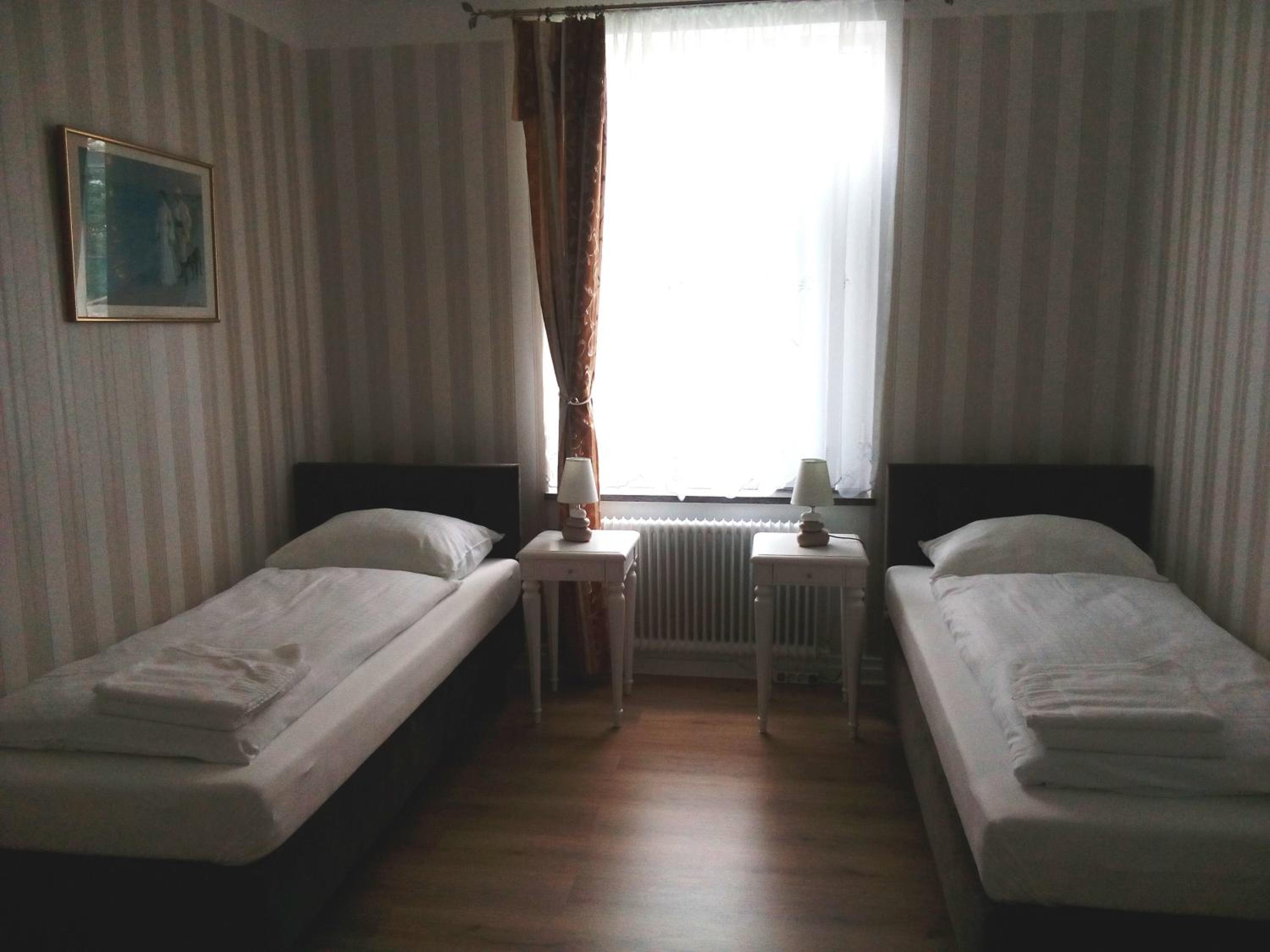 Twin Room with Shared Bathroom photo 3