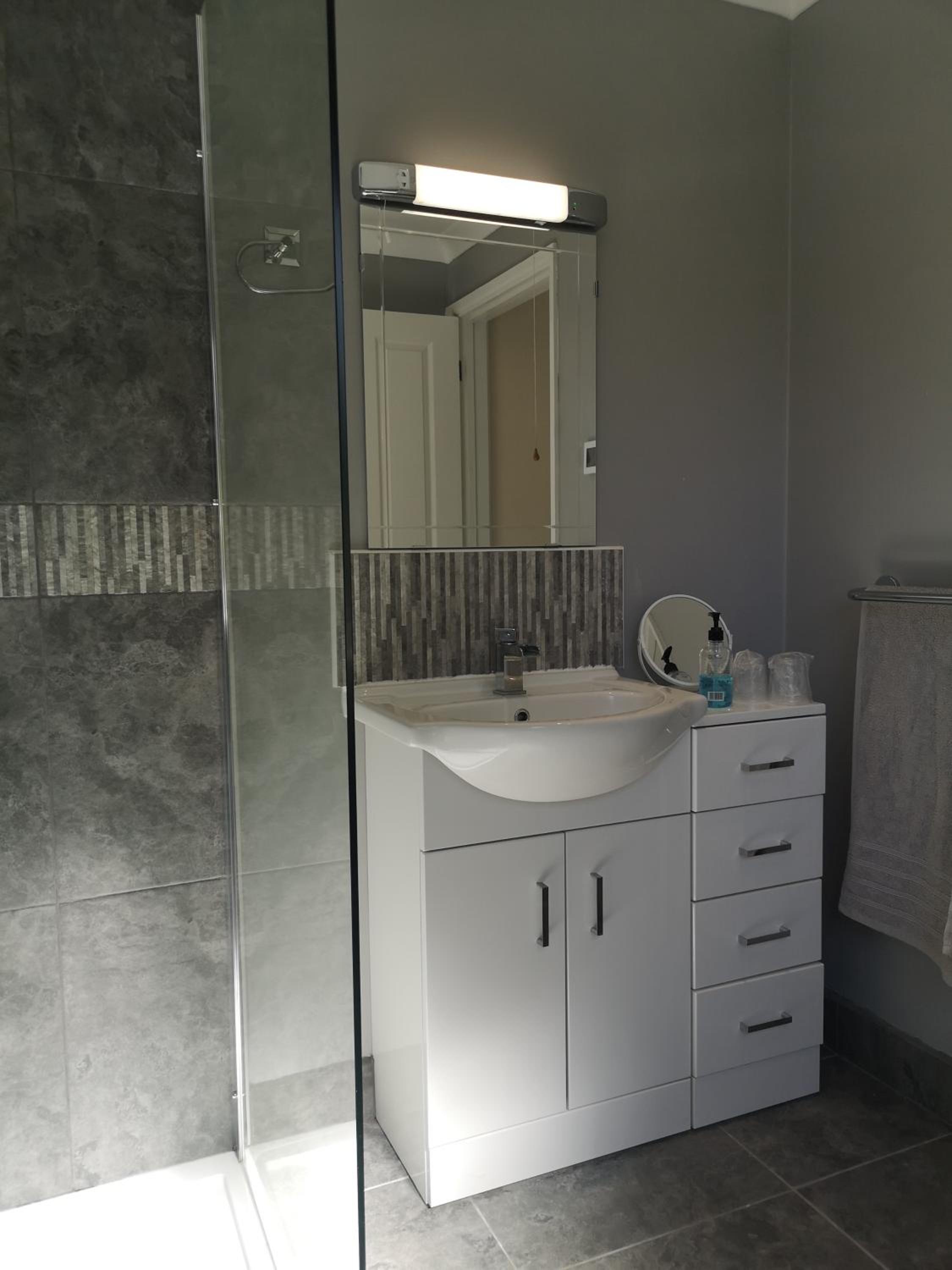 Deluxe Double or Twin Room - Photo 3