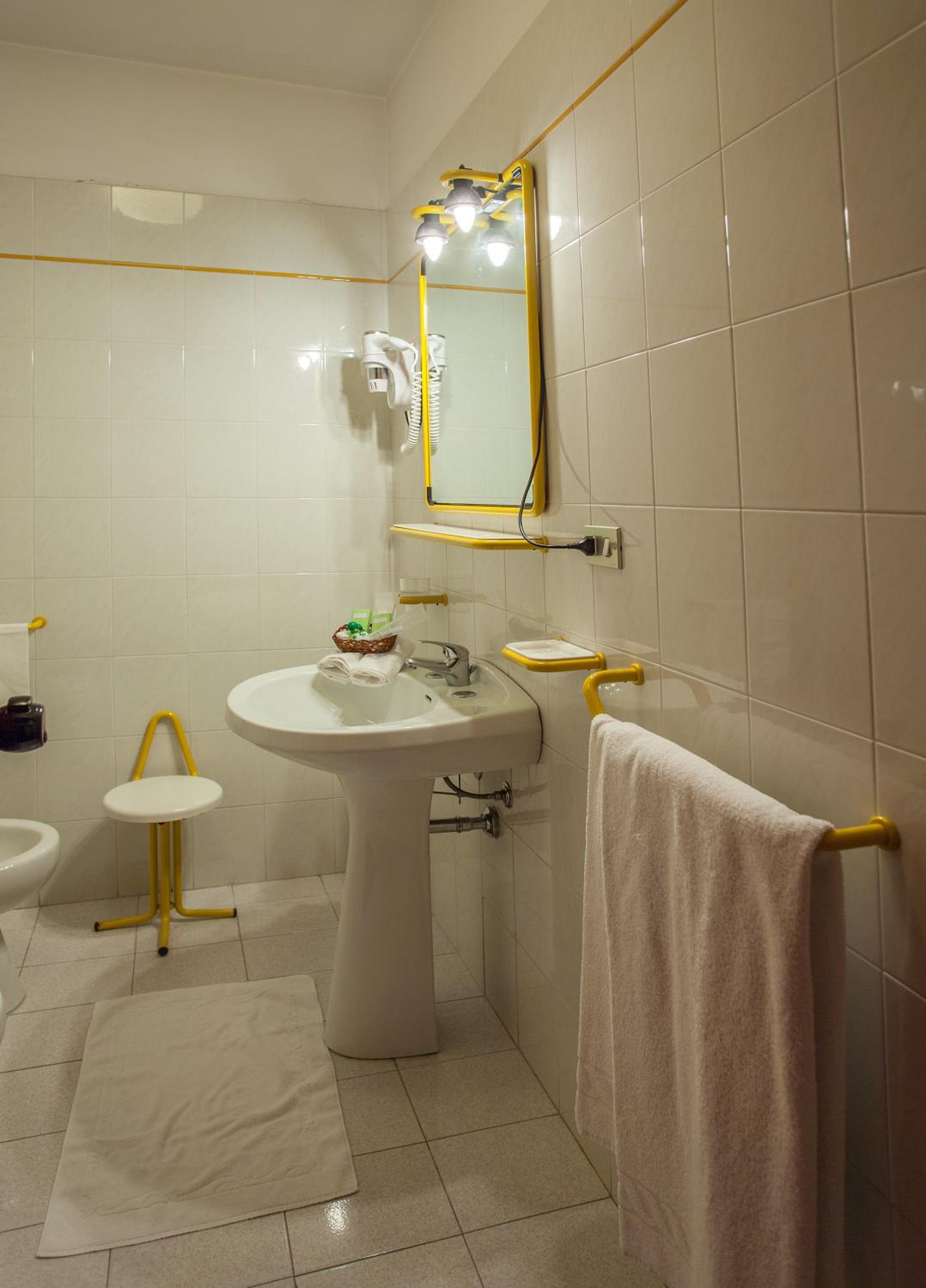 Double Room - Photo 3