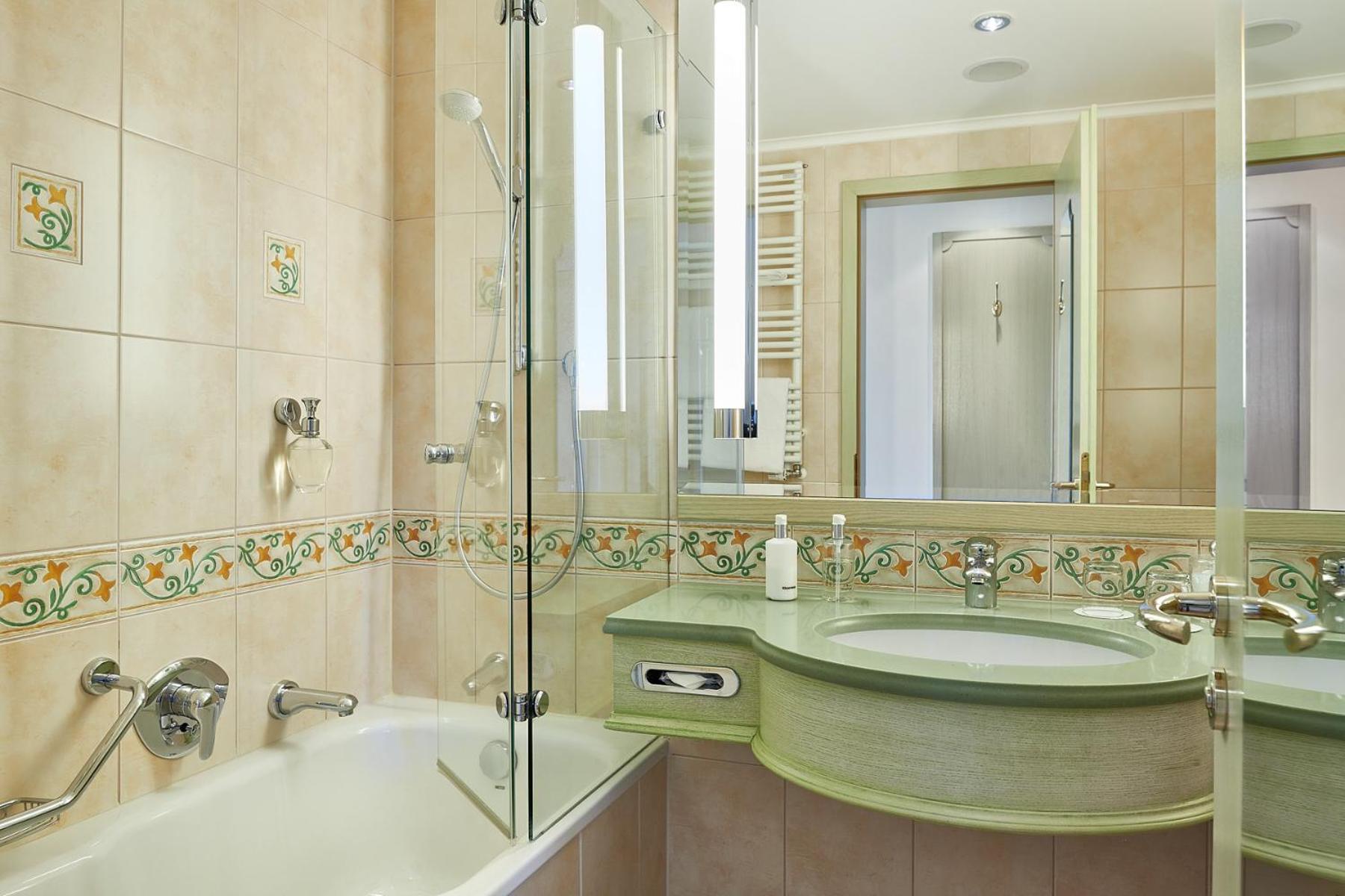 Double Room landside without balcony photo 2