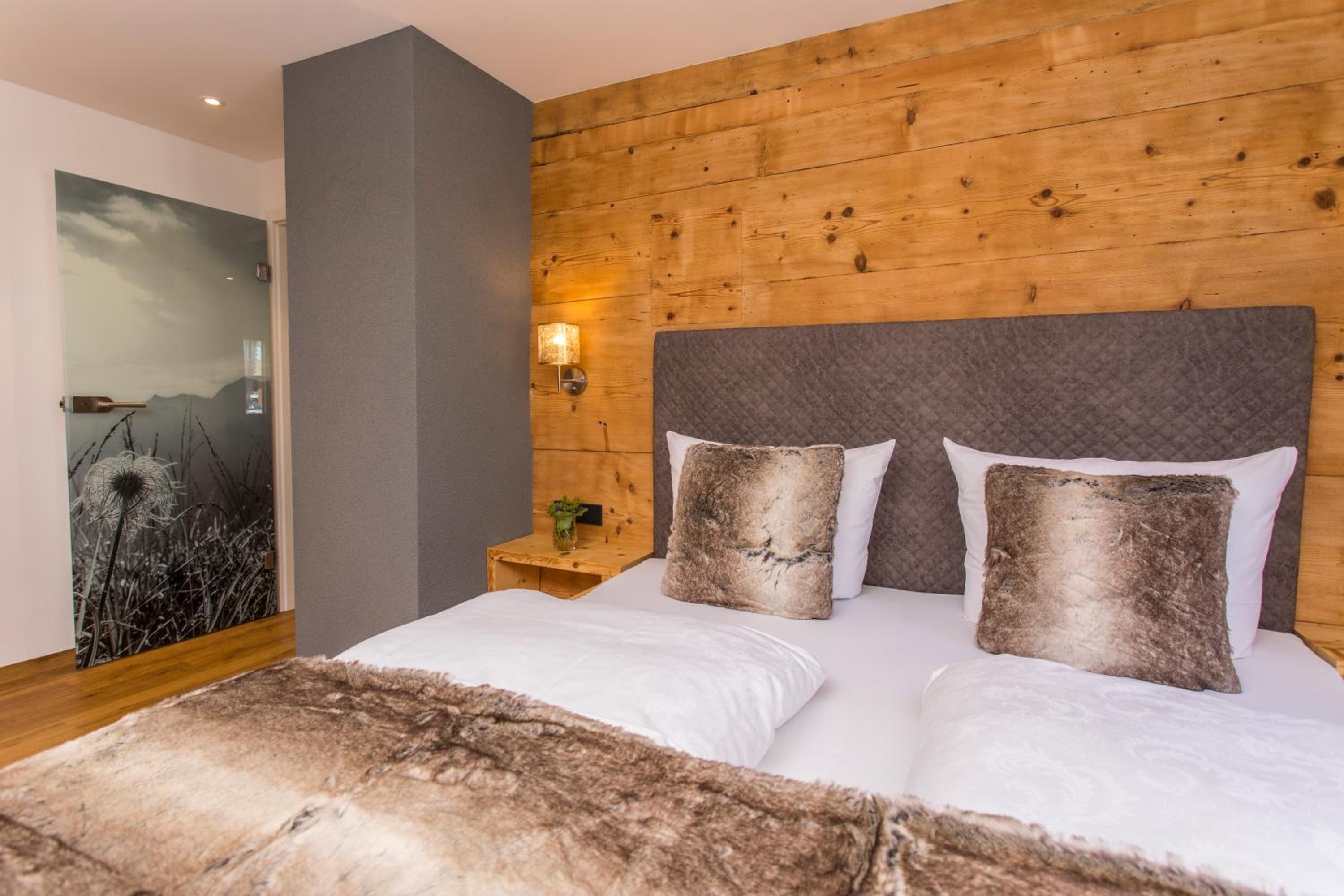 Chalet Suite with Balcony photo 2