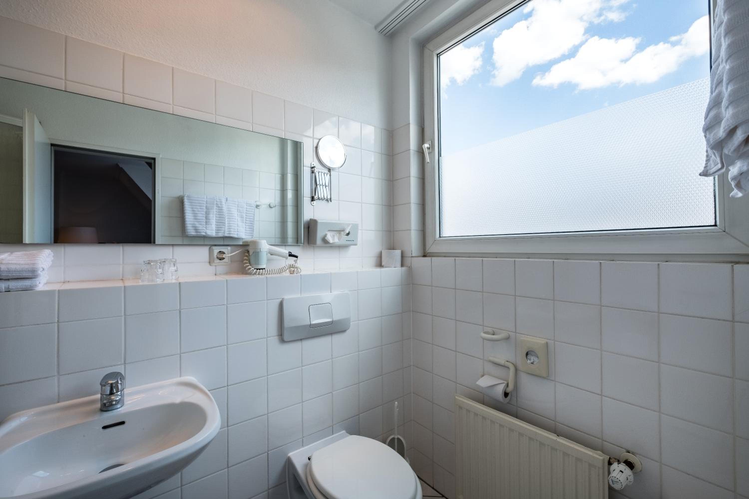 Double Room - Photo 9