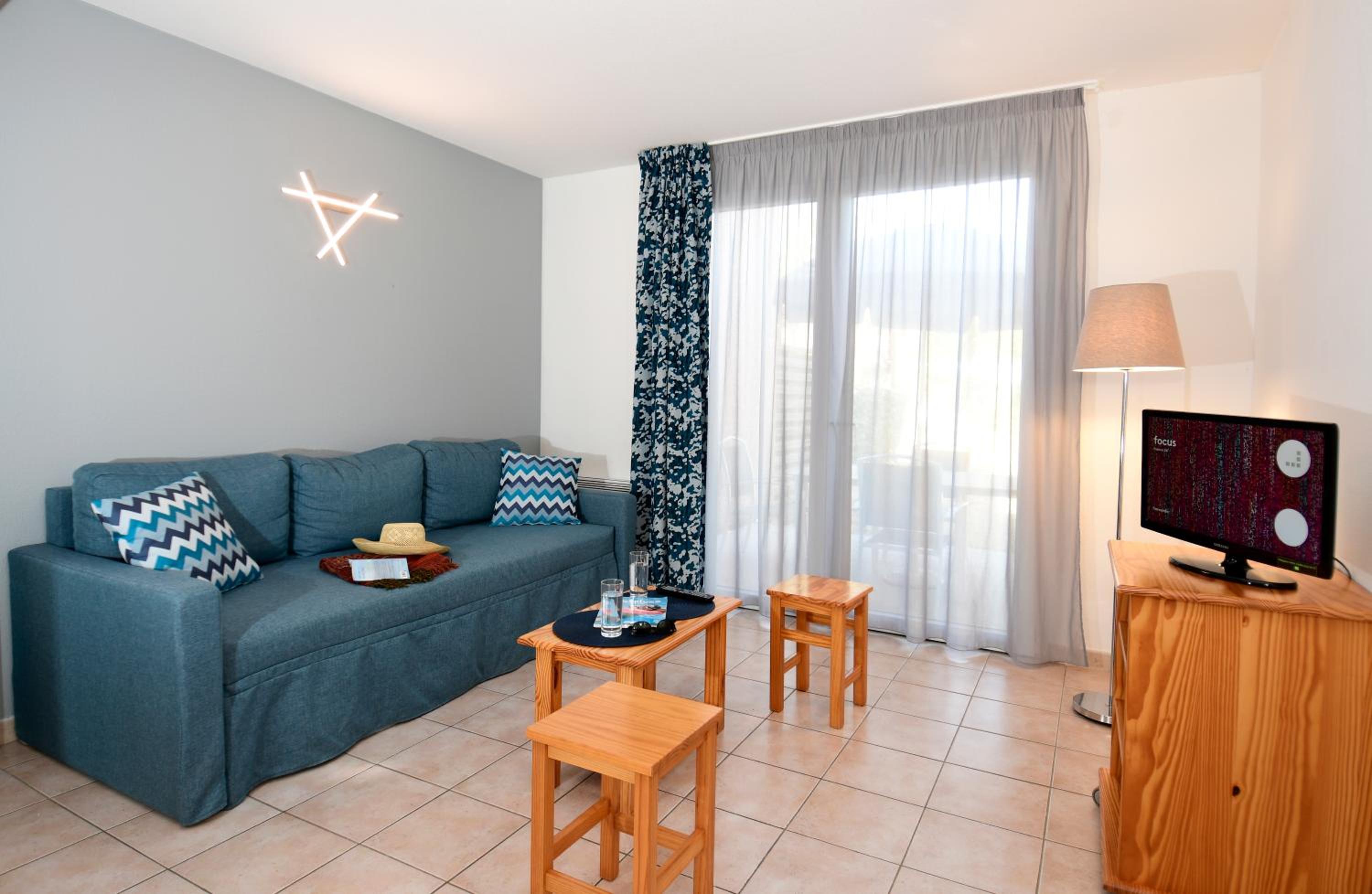 2-Room Mezzanine Apartment - 4 People photo 2