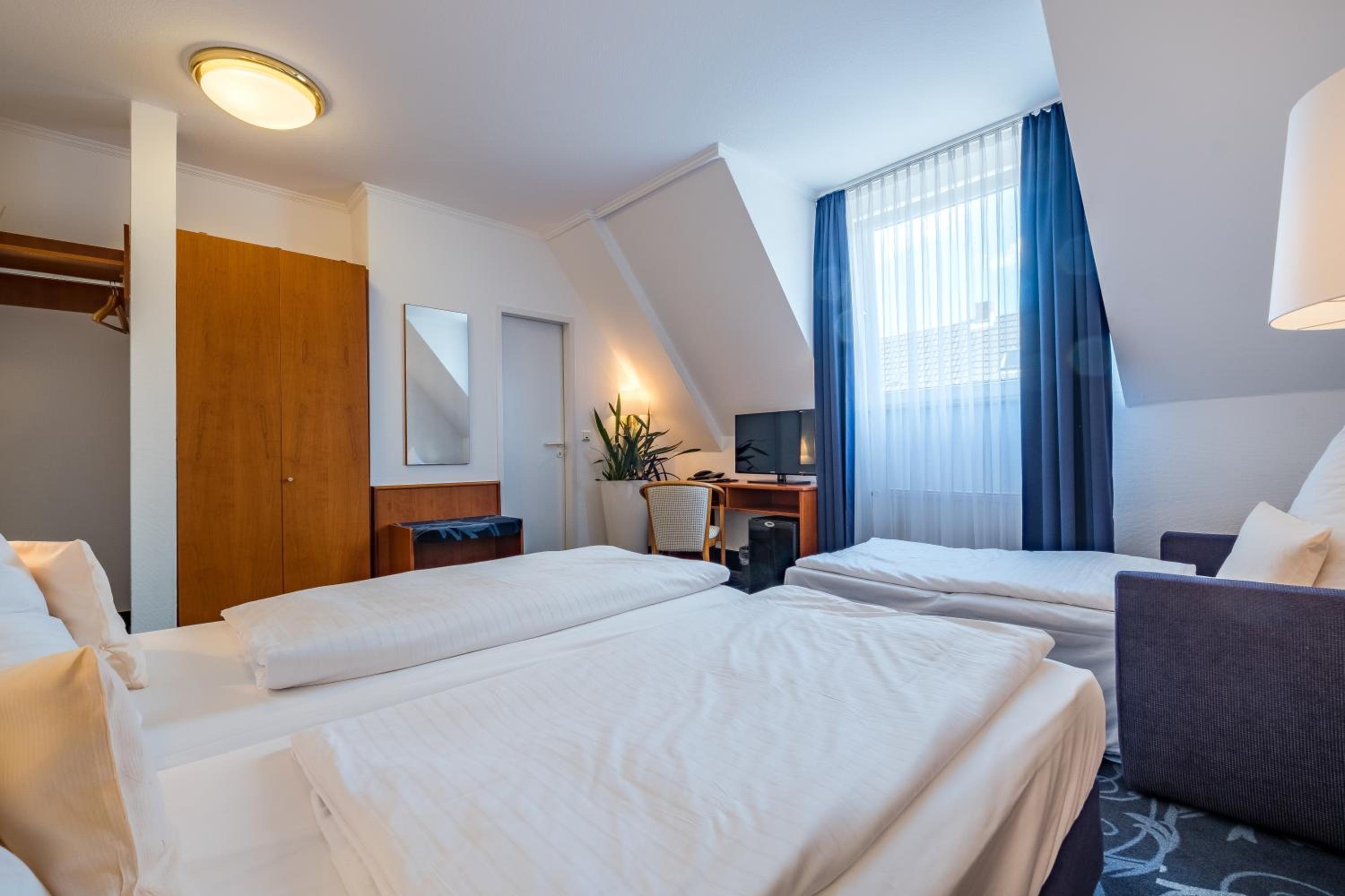 Double Room - Photo 8