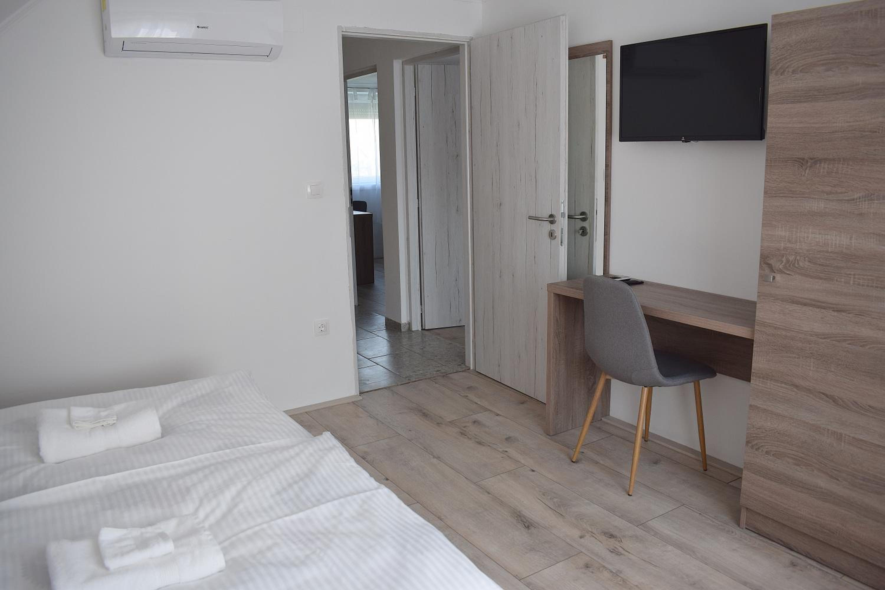 Apartment - Photo 20