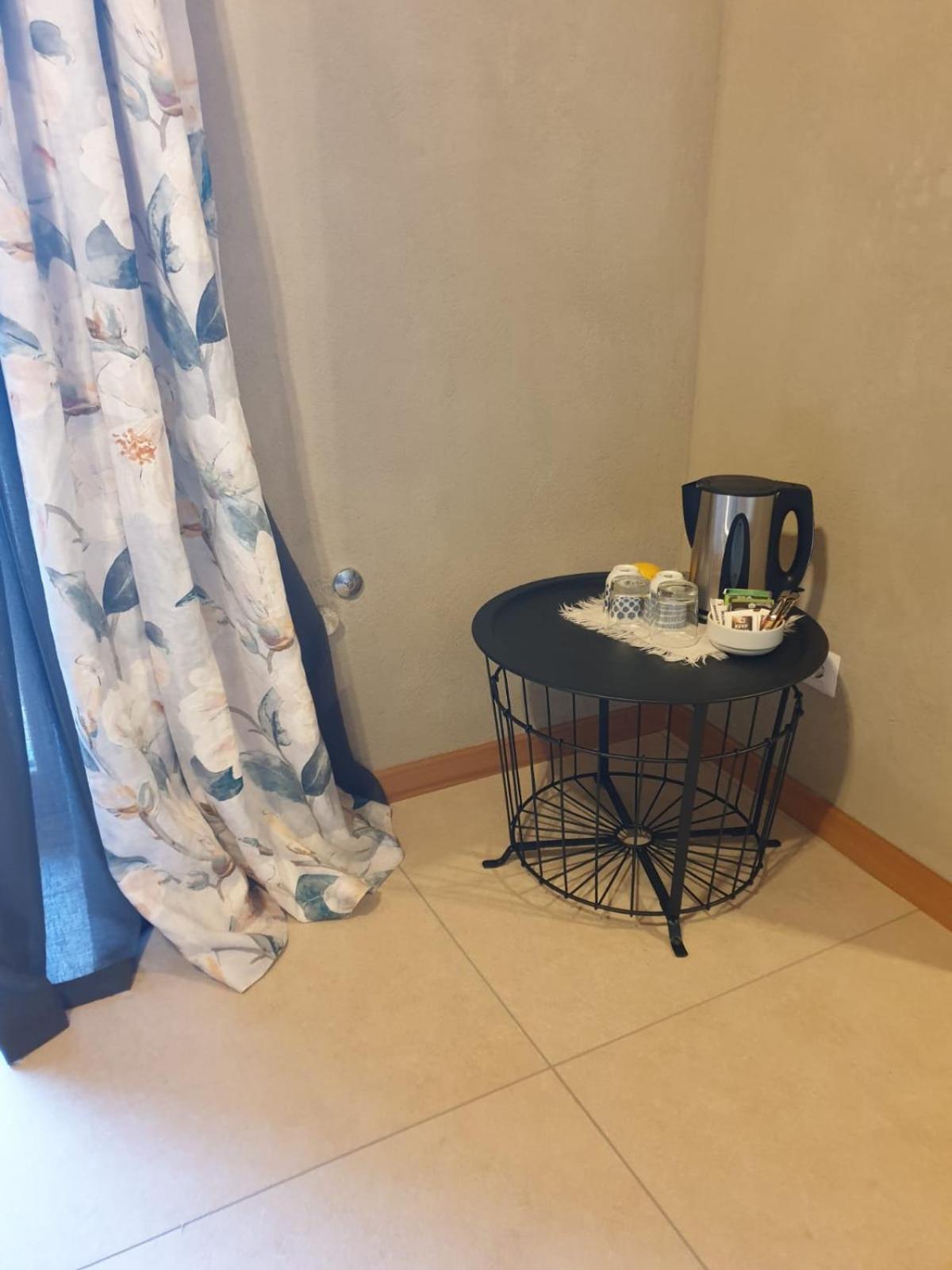 Deluxe Double Room with Balcony - Photo 7