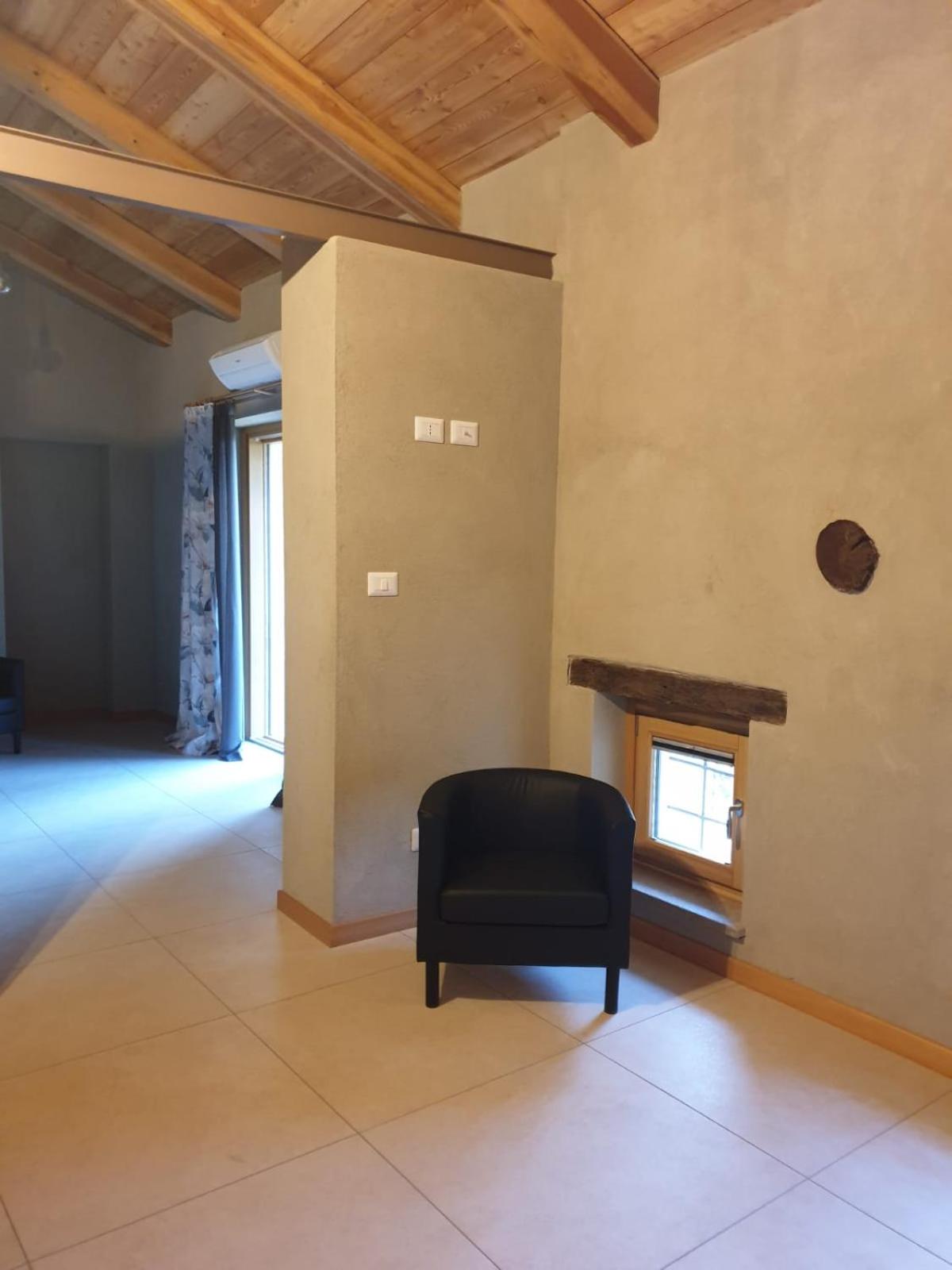Deluxe Double Room with Balcony - Photo 2