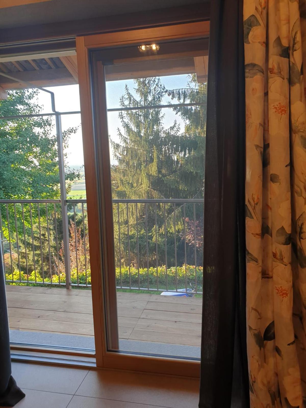 Deluxe Double Room with Balcony - Photo 9