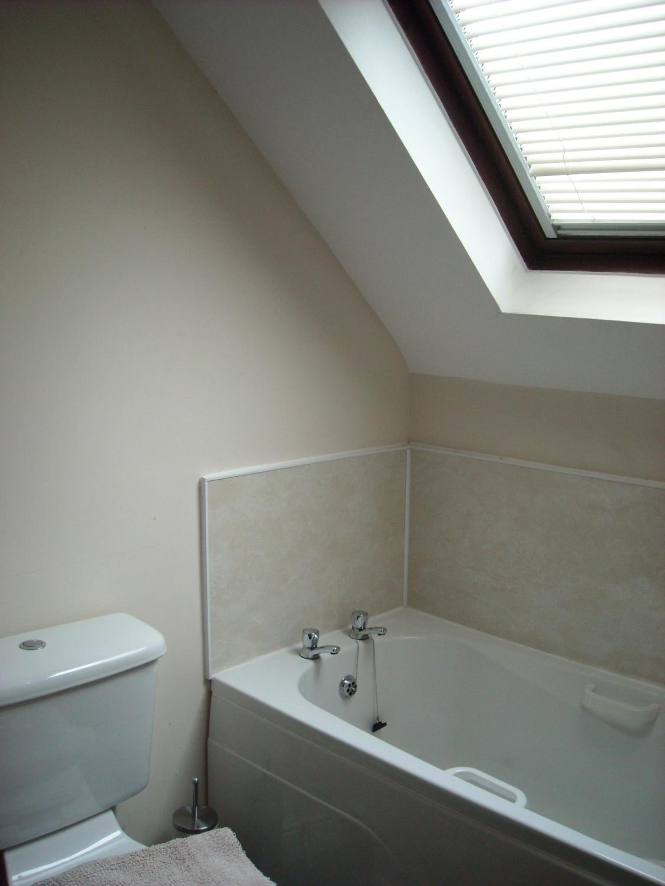Twin Room with Shared Bathroom photo 2
