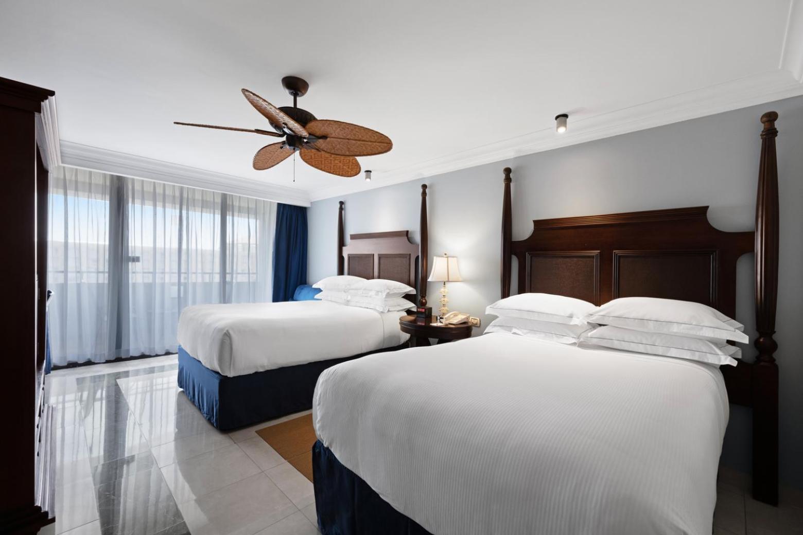 Deluxe Room with Lateral Ocean View