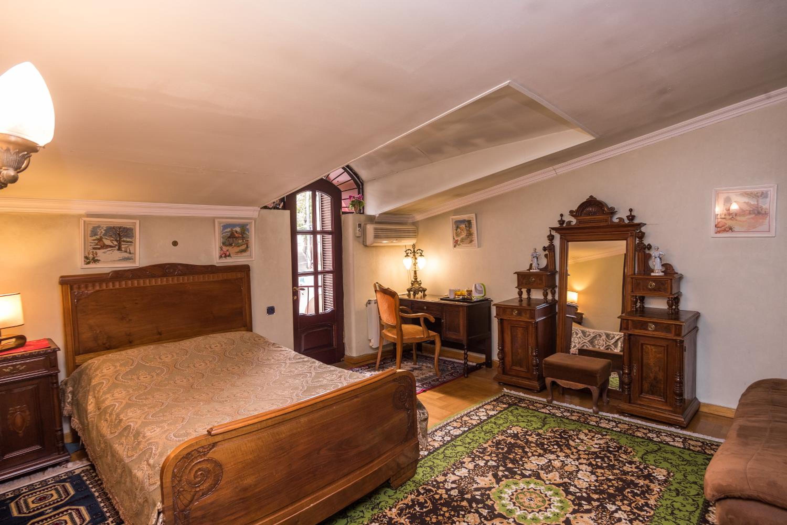 Deluxe Double Room with Balcony