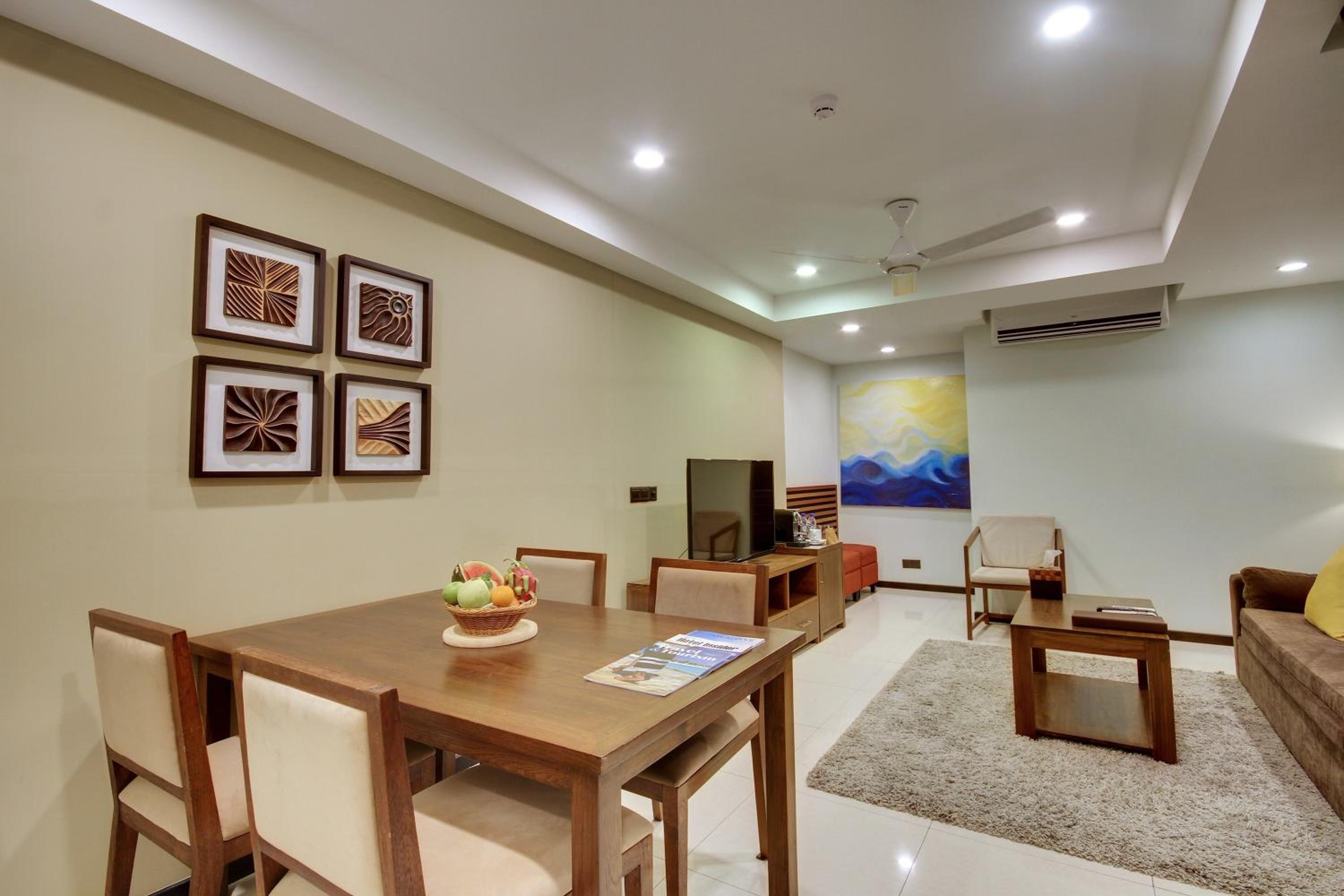 Premier Business Suite (Free Return Airport Transfer, 10% off on Food & Beverage and Complimentary Gym Access)
