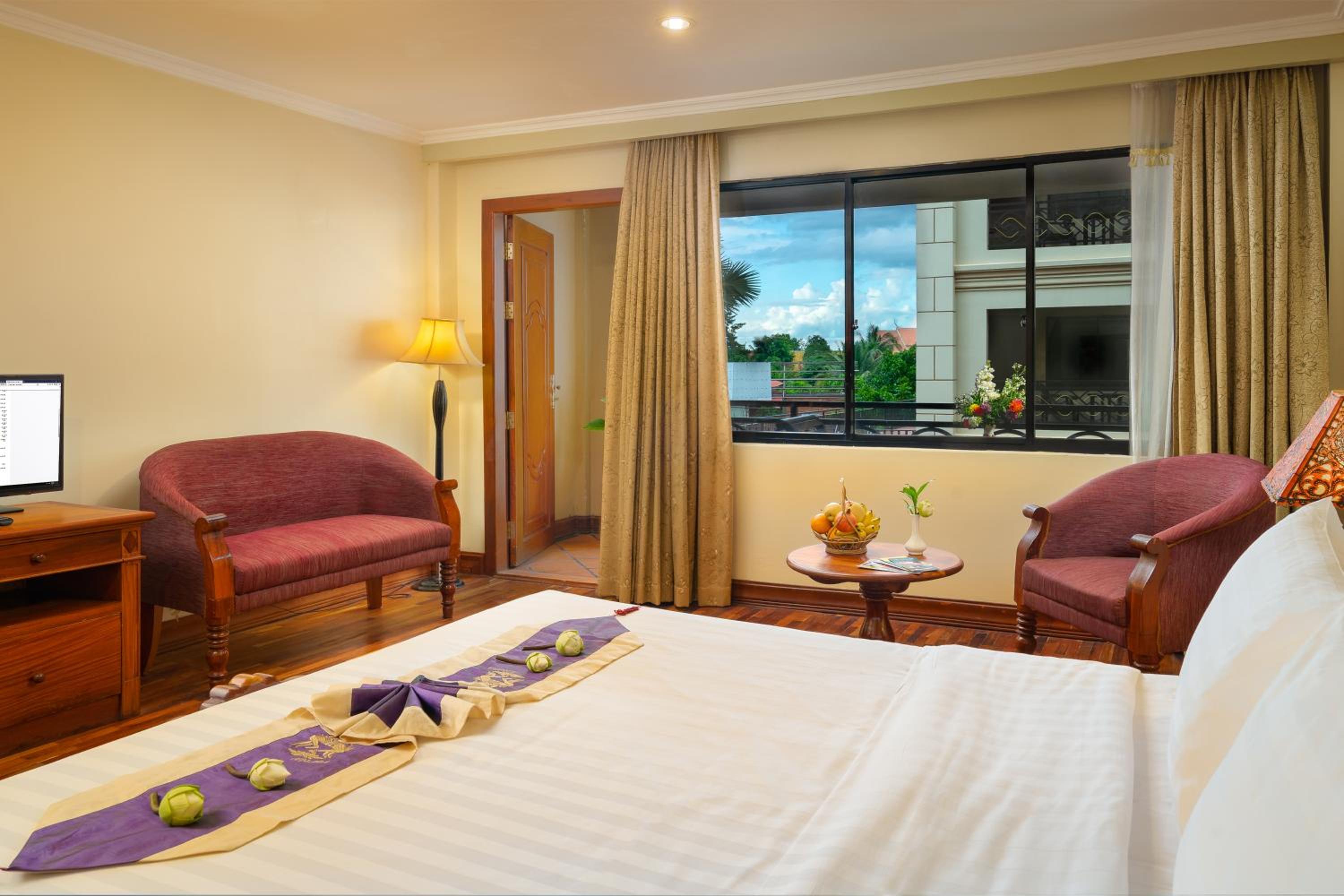 Deluxe King Suite