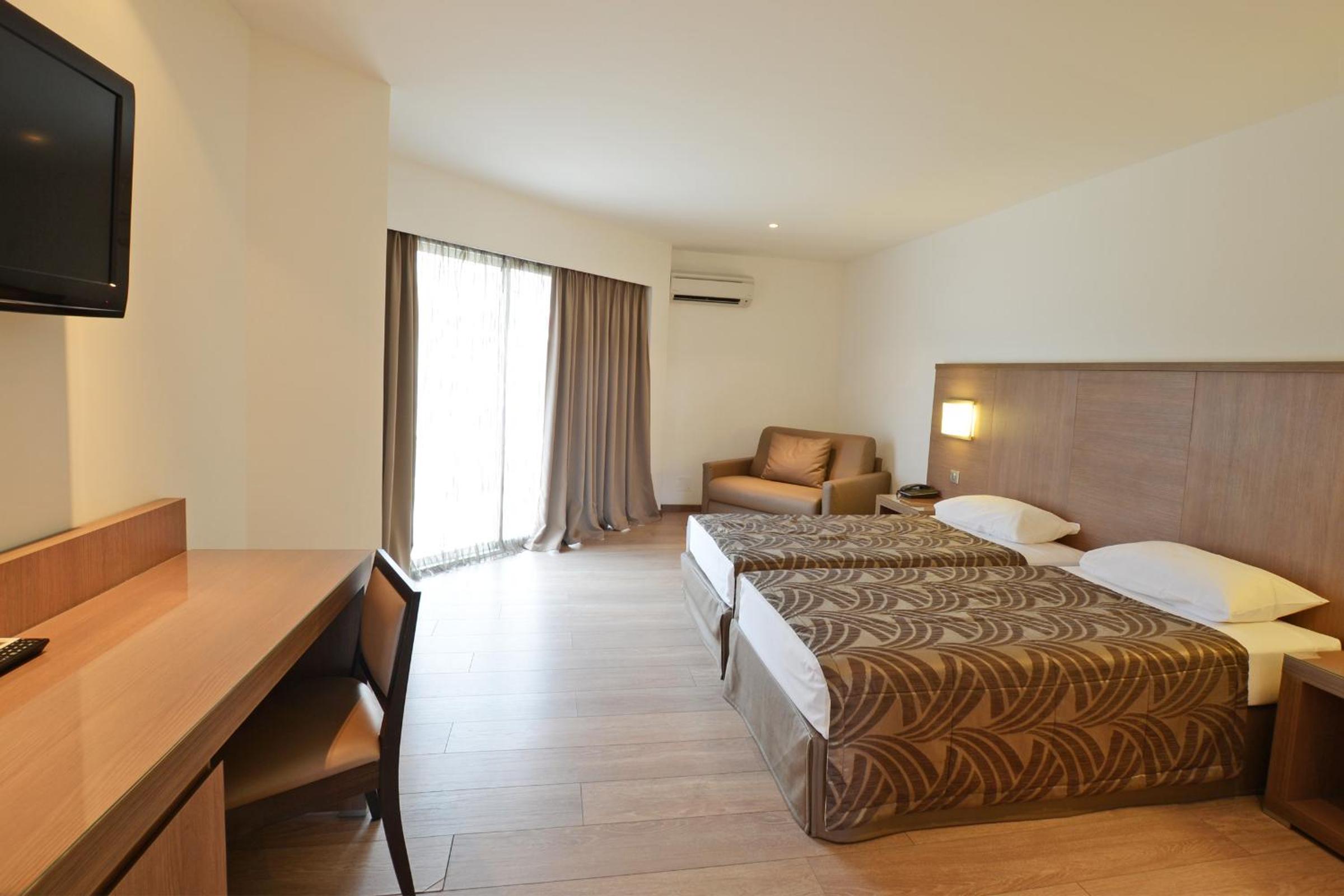 Comfort Triple Room