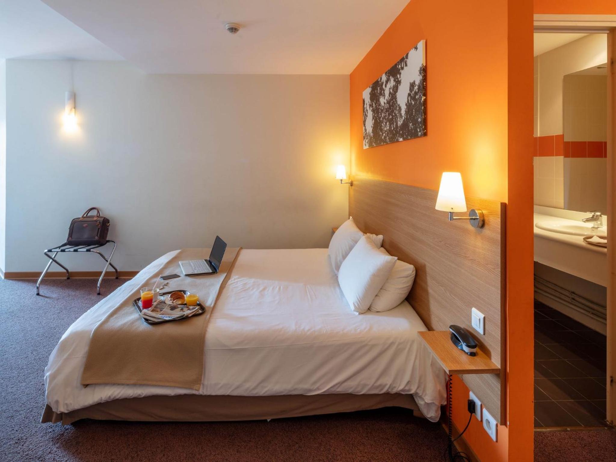 Privilege Triple Room - Pool Side - Photo 8