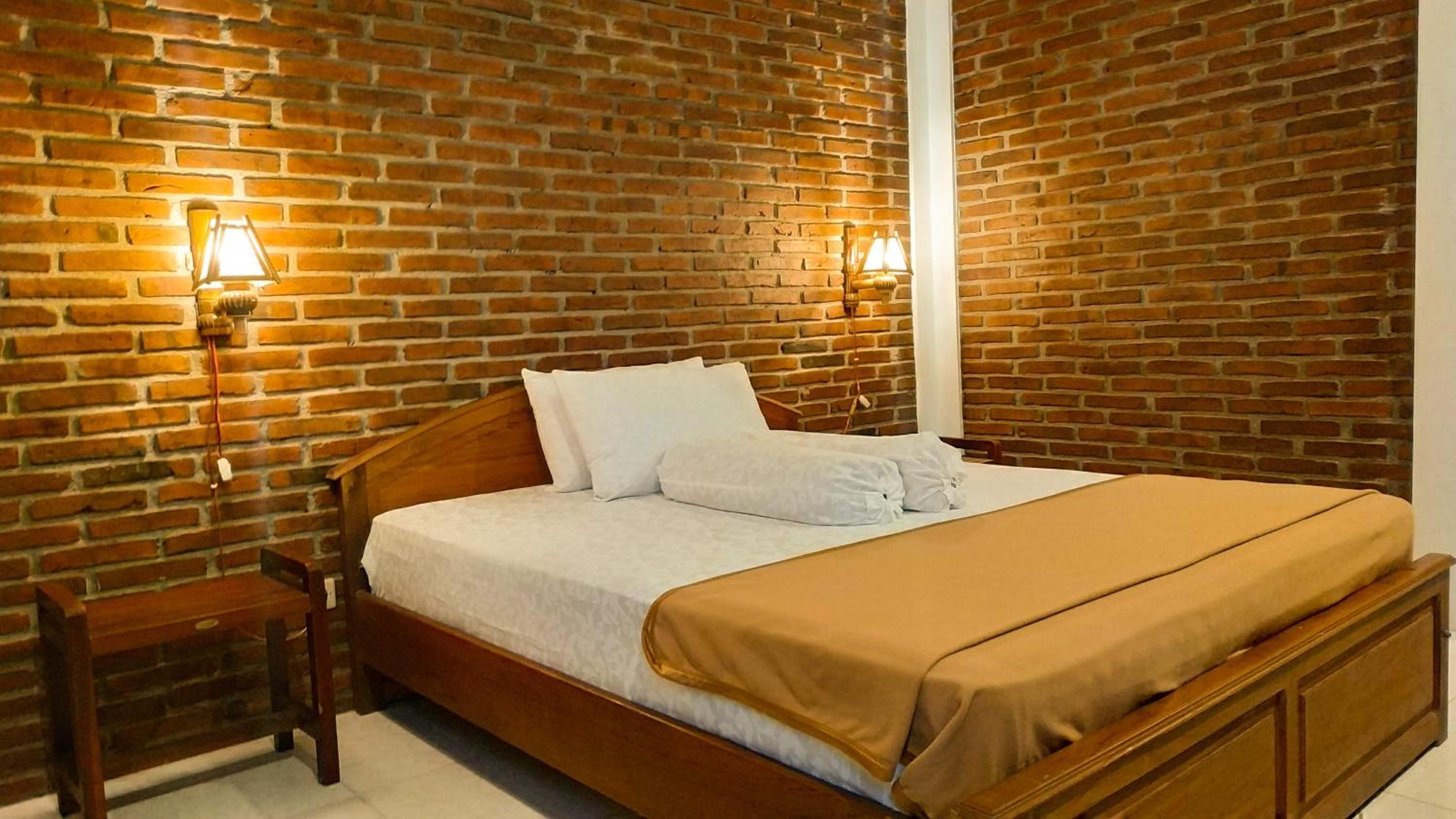 Deluxe King Room - Photo 18