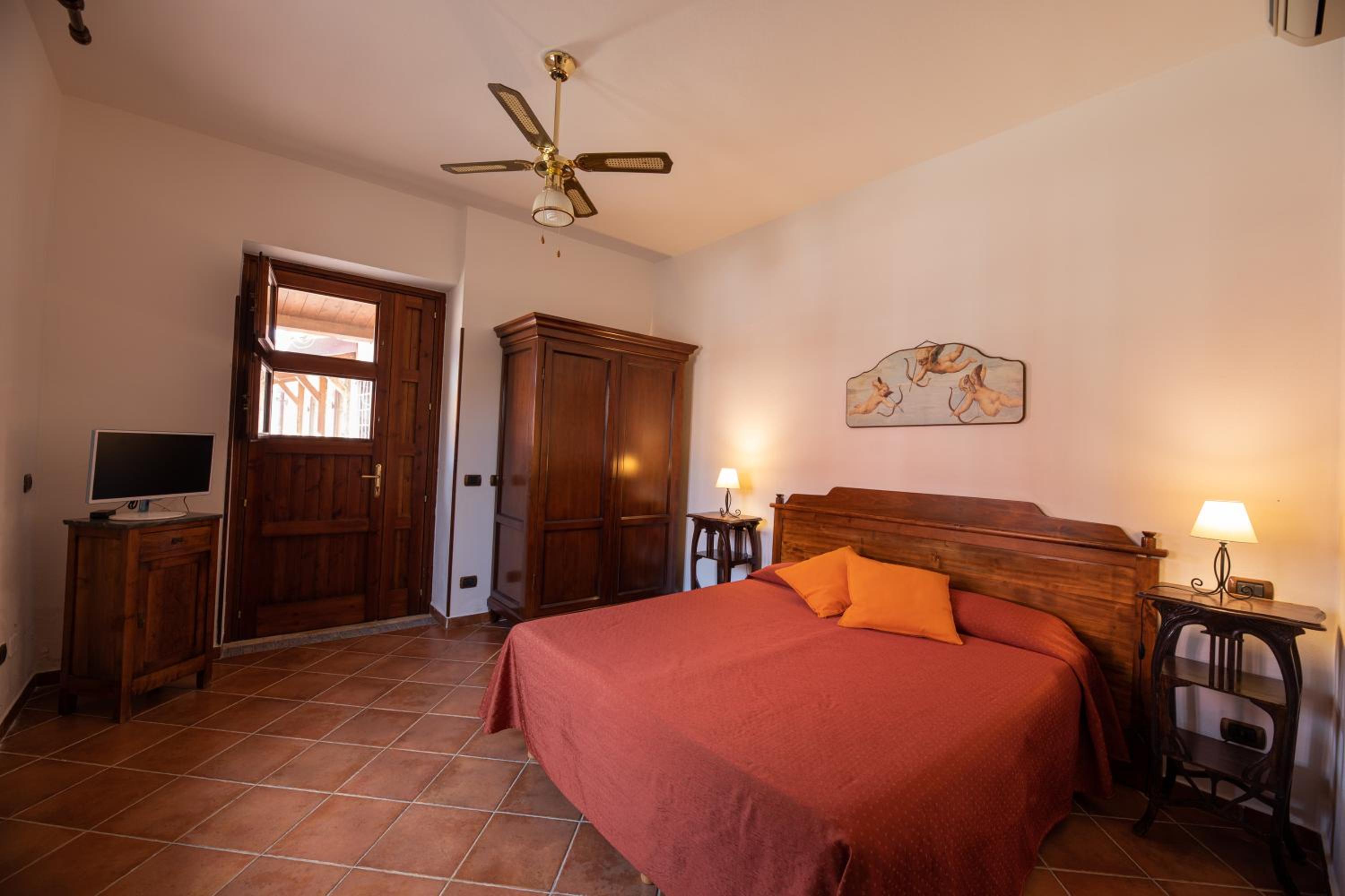One-Bedroom Apartment with Patio and Pool View 