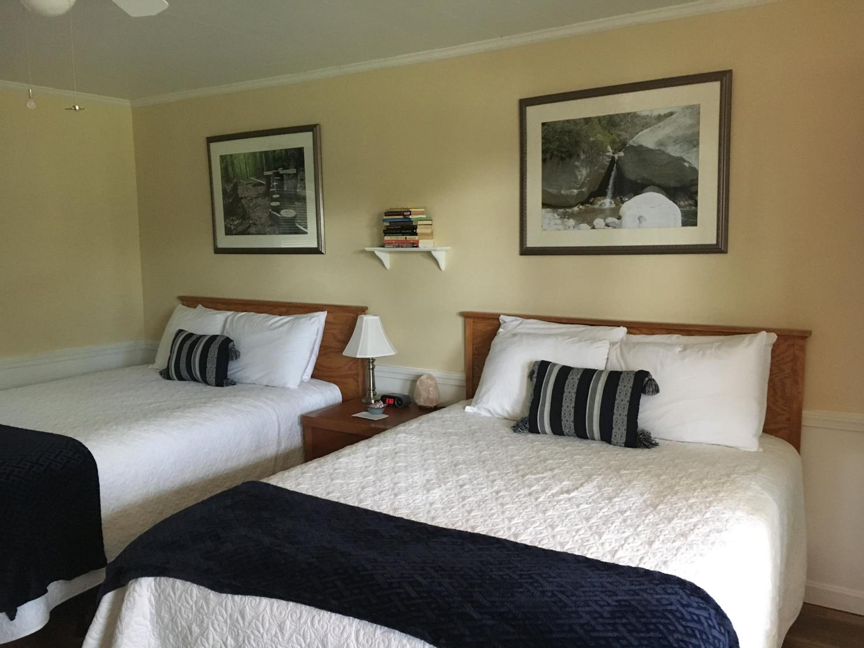 Deluxe Queen Room photo 2