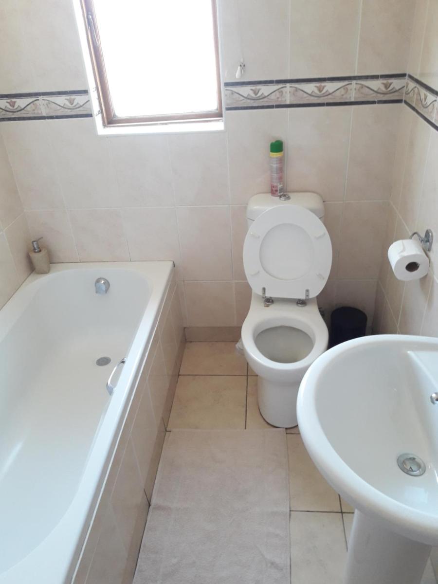 Double or Twin Room with Mountain View photo 1