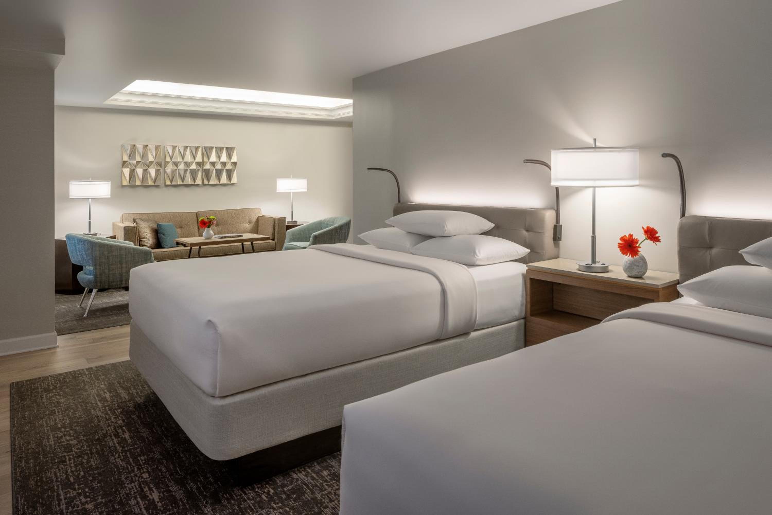 Studio Suite with Two Queen Beds - Photo 3