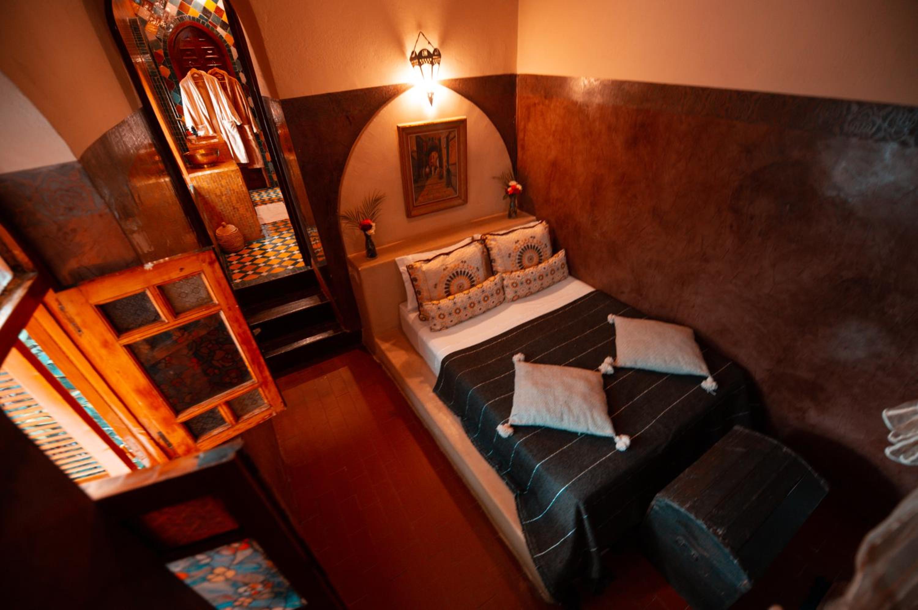 Deluxe Suite - Photo 9