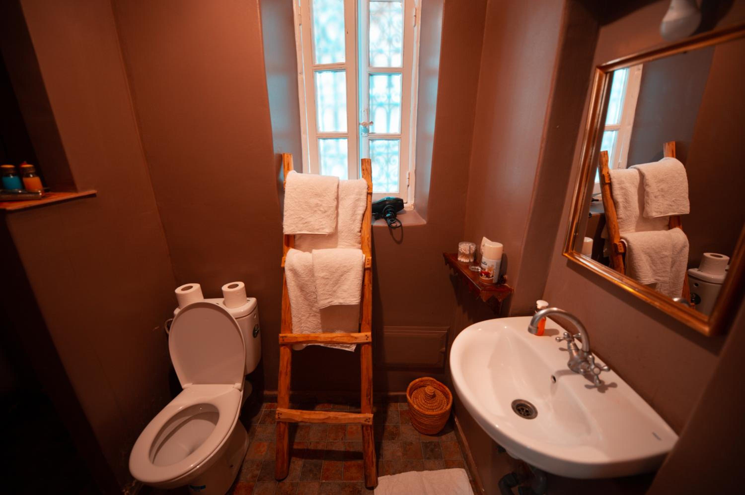 Double Room - Photo 8
