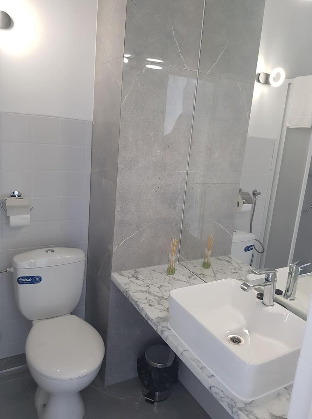 Double or Twin Room with Private Bathroom photo 1